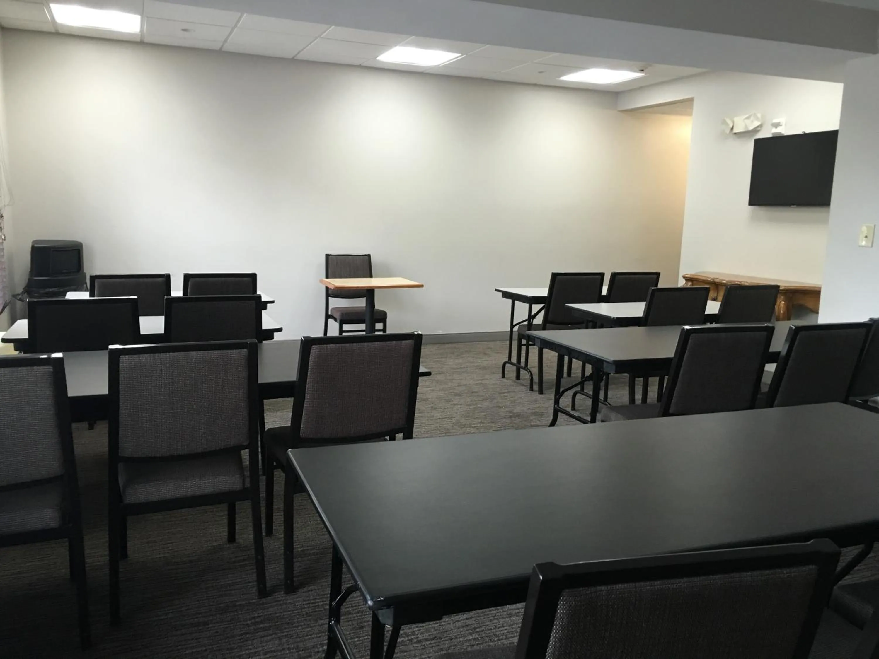 Business facilities in Country Inn & Suites by Radisson, Camp Springs Andrews Air Force Base , MD