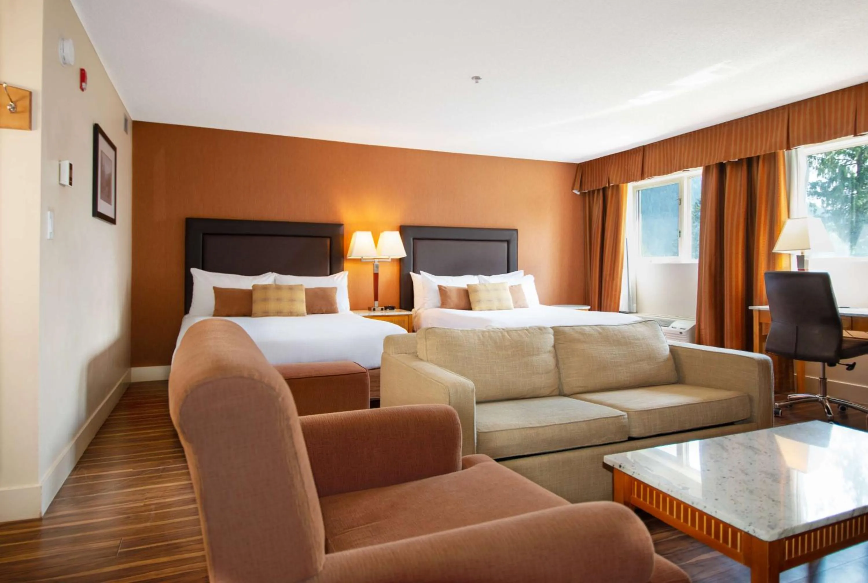 Bedroom, Bed in Coast Hillcrest Hotel