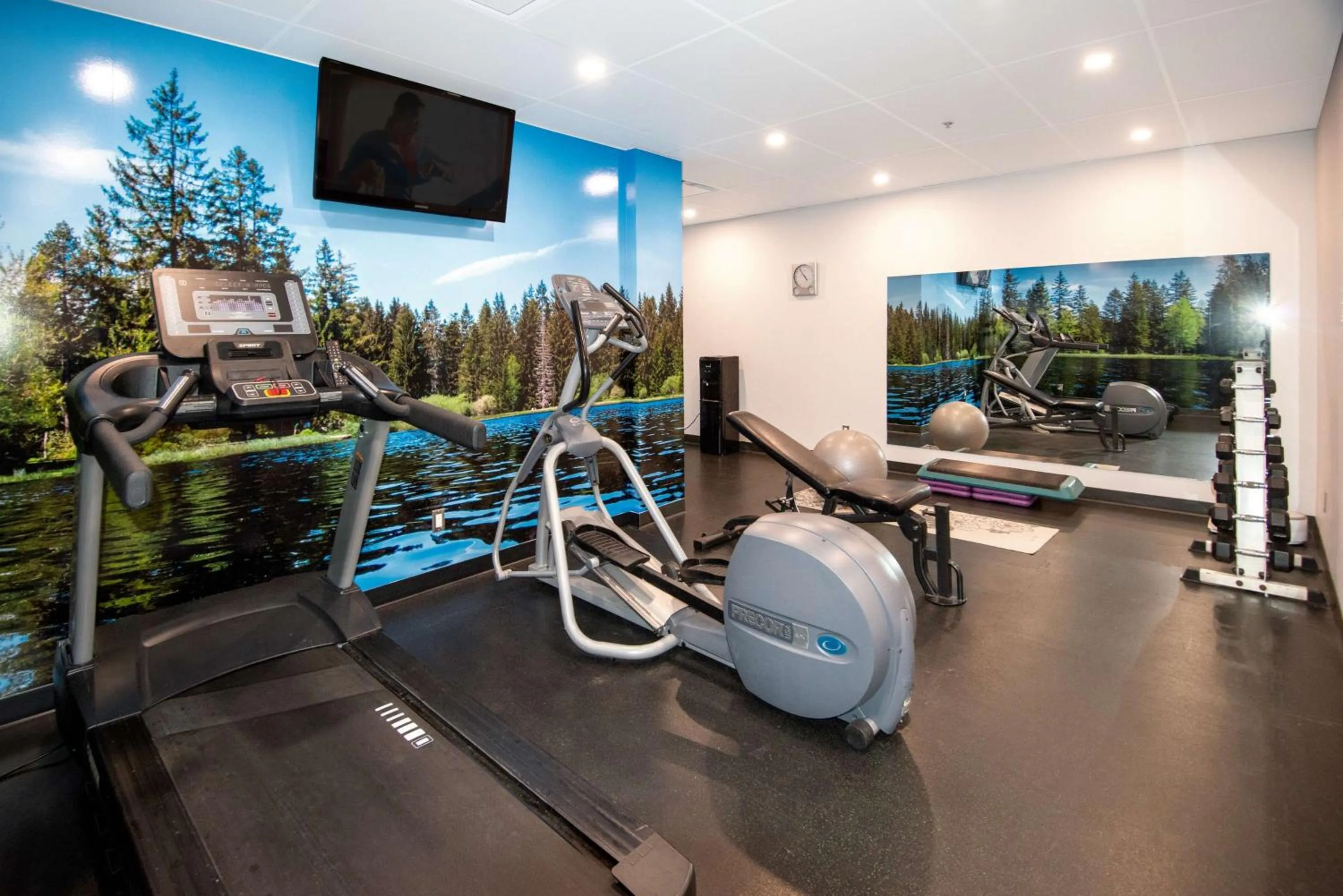 Fitness centre/facilities in Coast Hillcrest Hotel