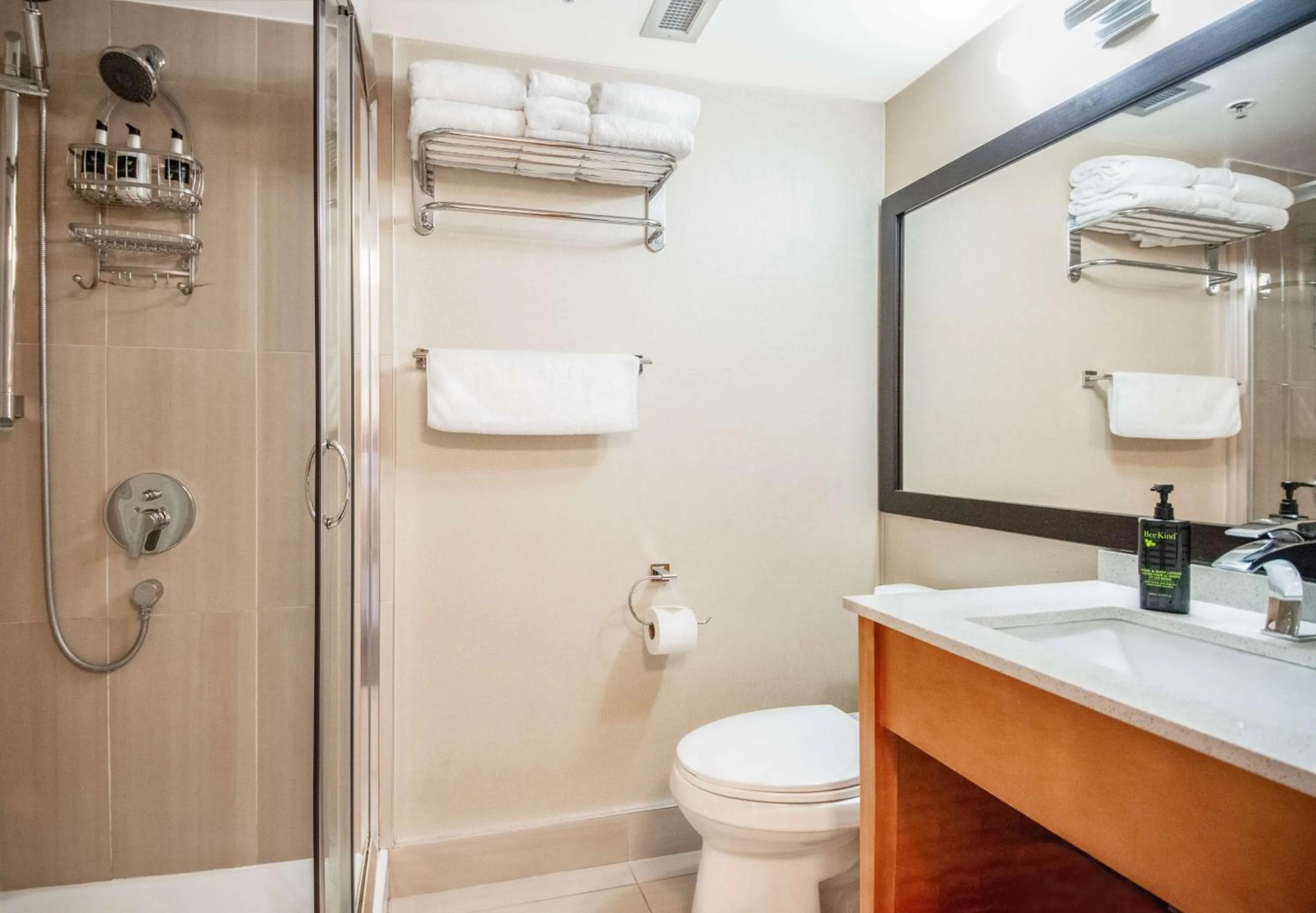 Bathroom in Coast Hillcrest Hotel