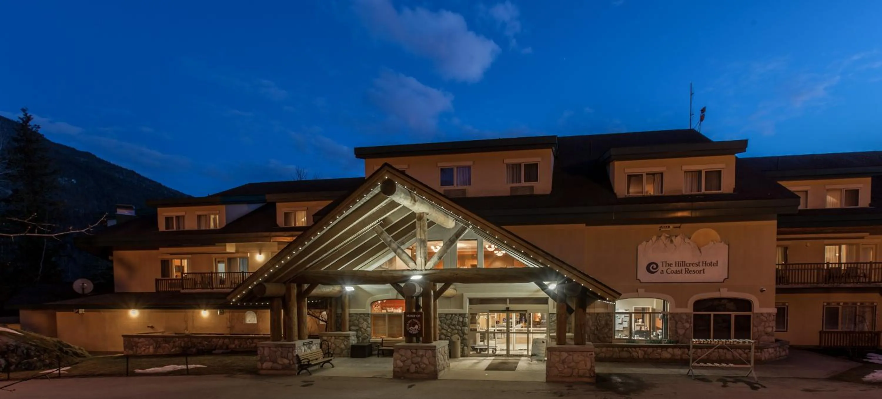 Facade/entrance in Coast Hillcrest Hotel