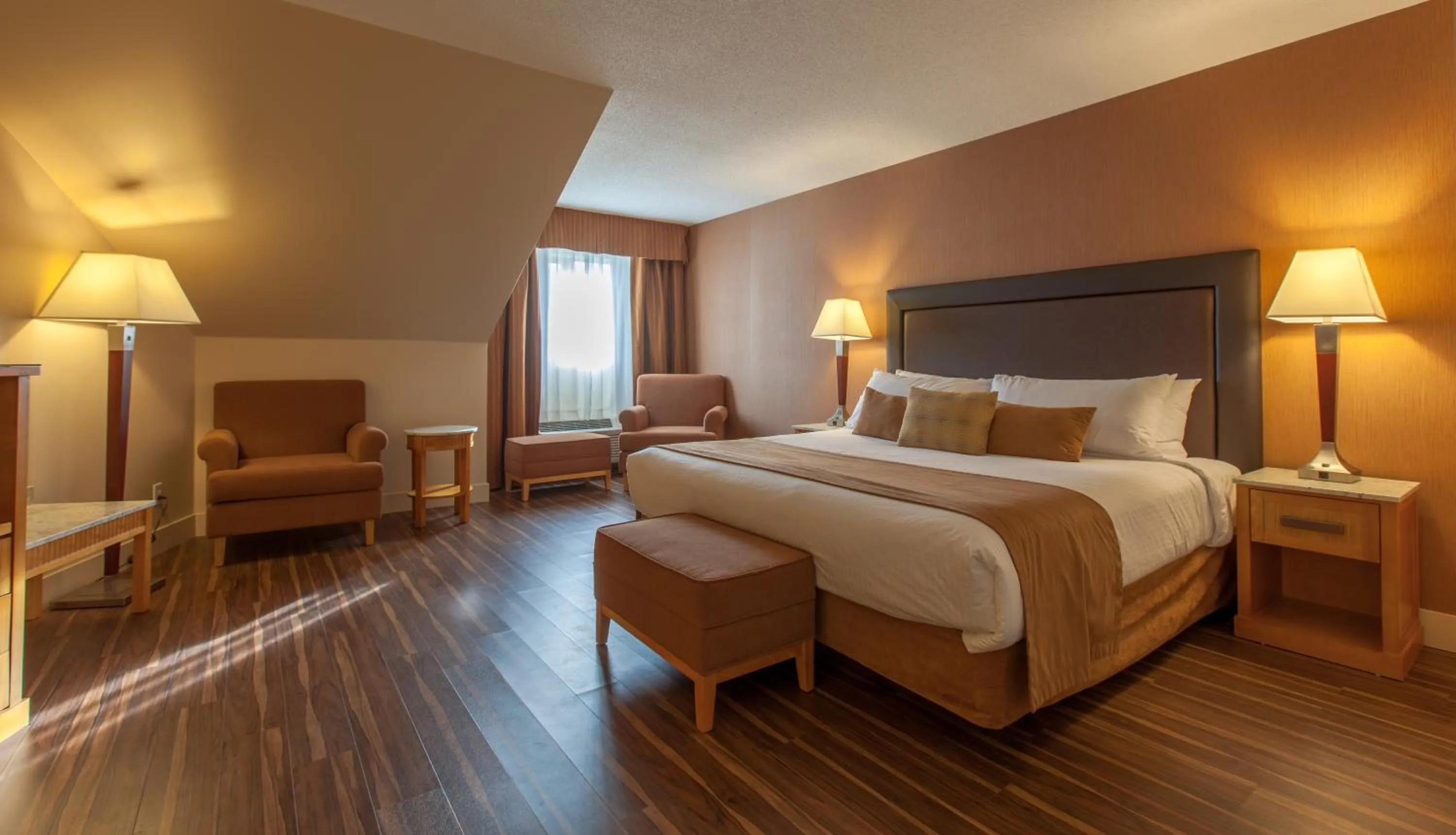 Photo of the whole room, Bed in Coast Hillcrest Hotel