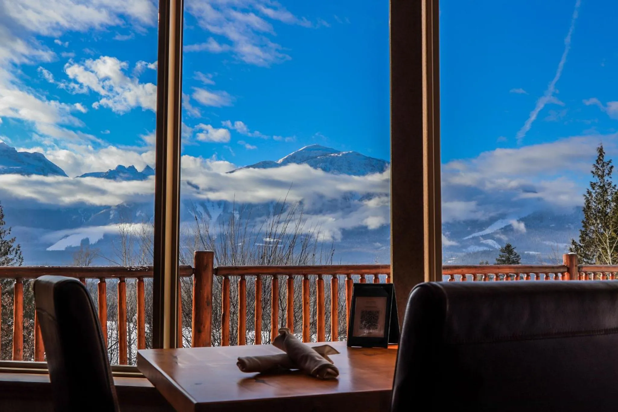 Restaurant/places to eat in Coast Hillcrest Hotel