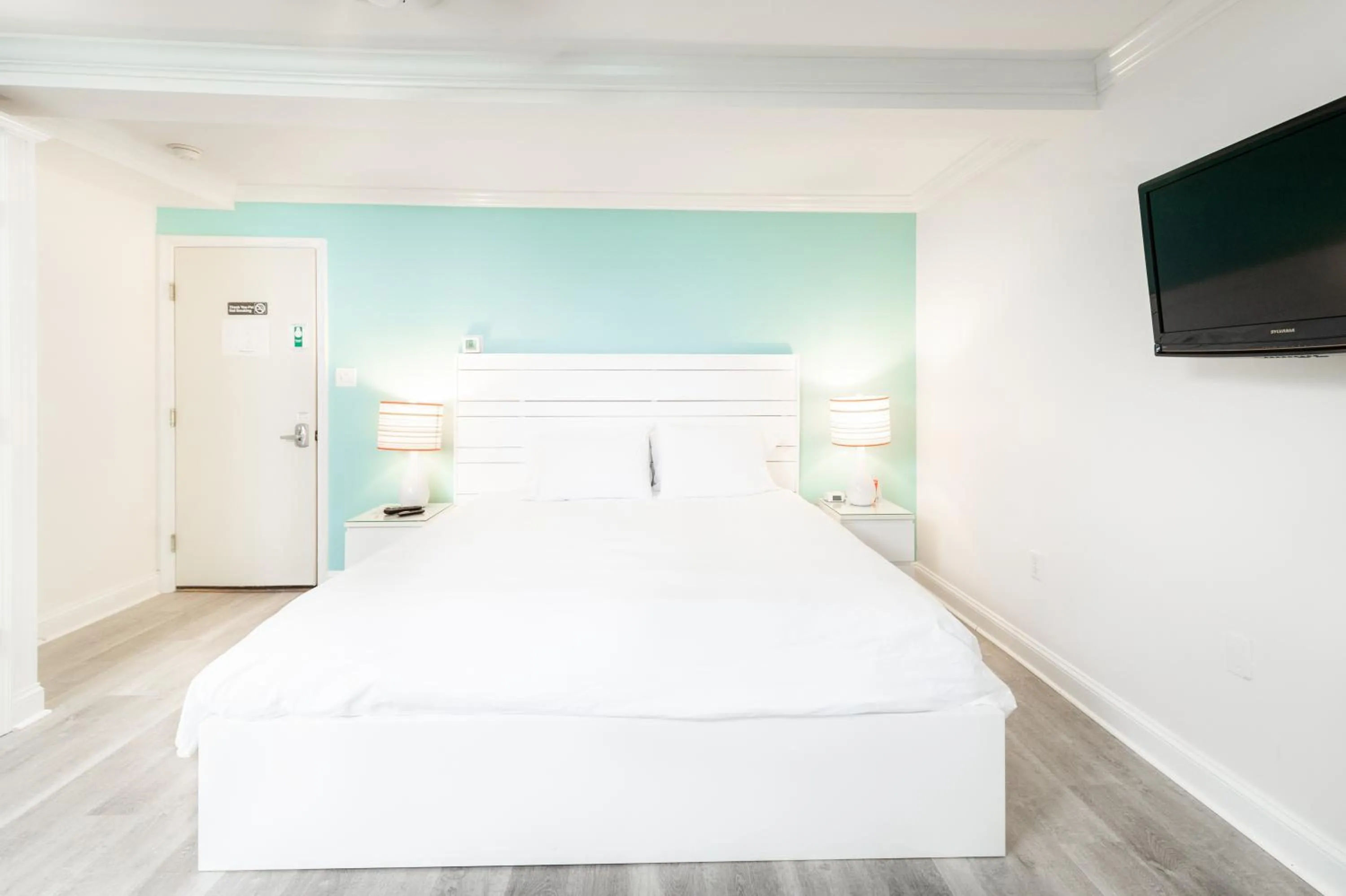 Bed in Canalside Inn