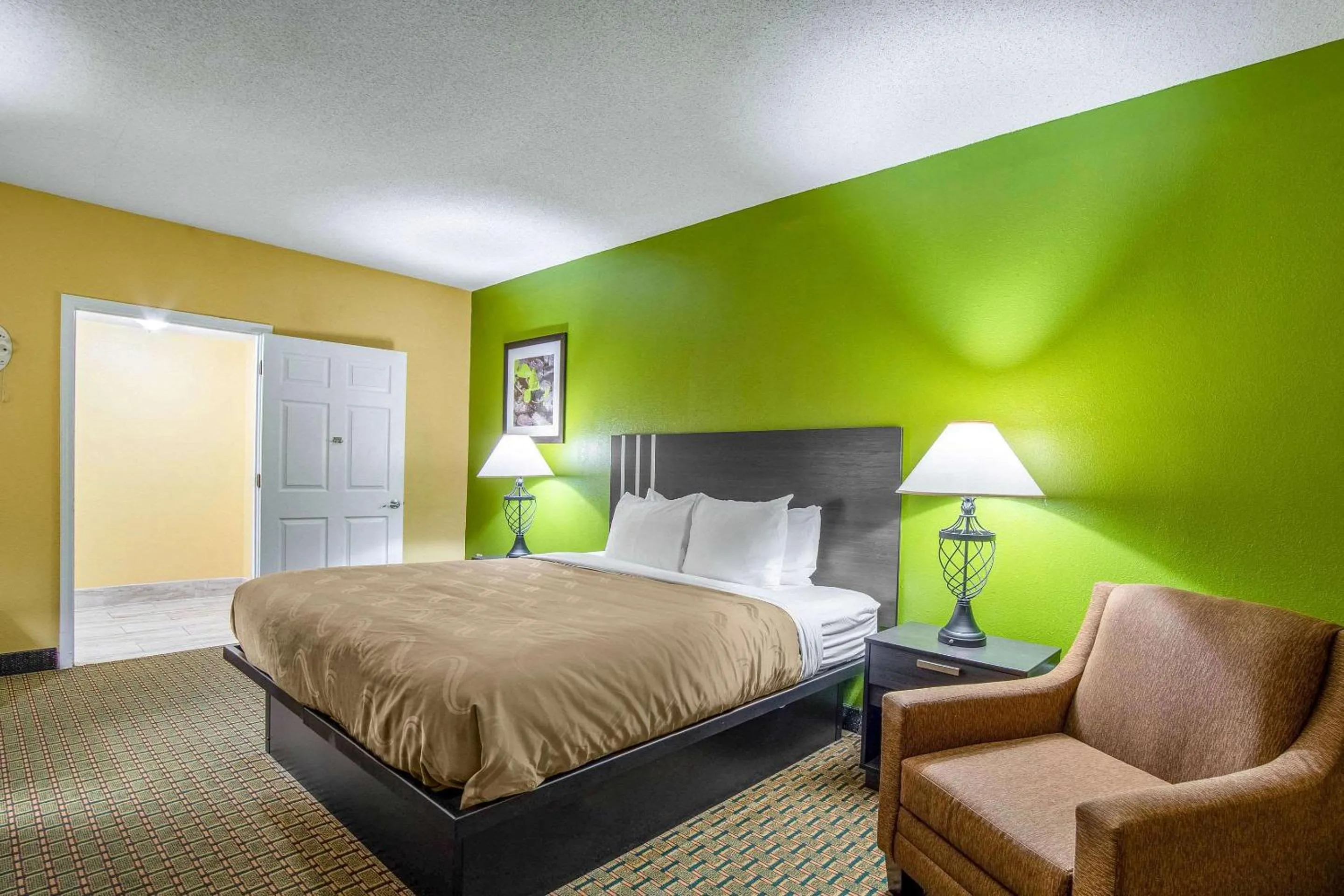 Photo of the whole room, Bed in Quality Inn West Columbia - Cayce