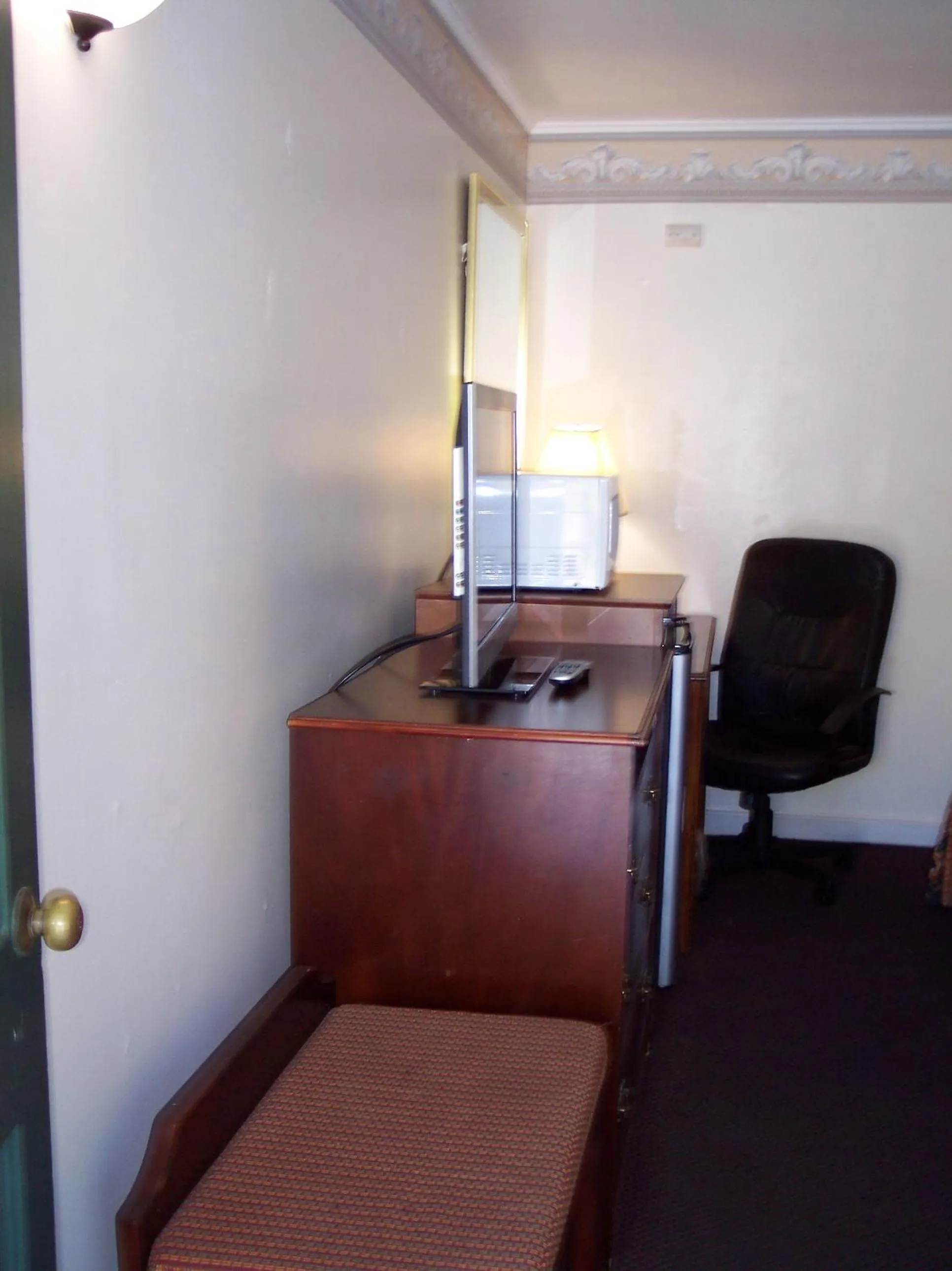 Decorative detail in Shore Hills Motel