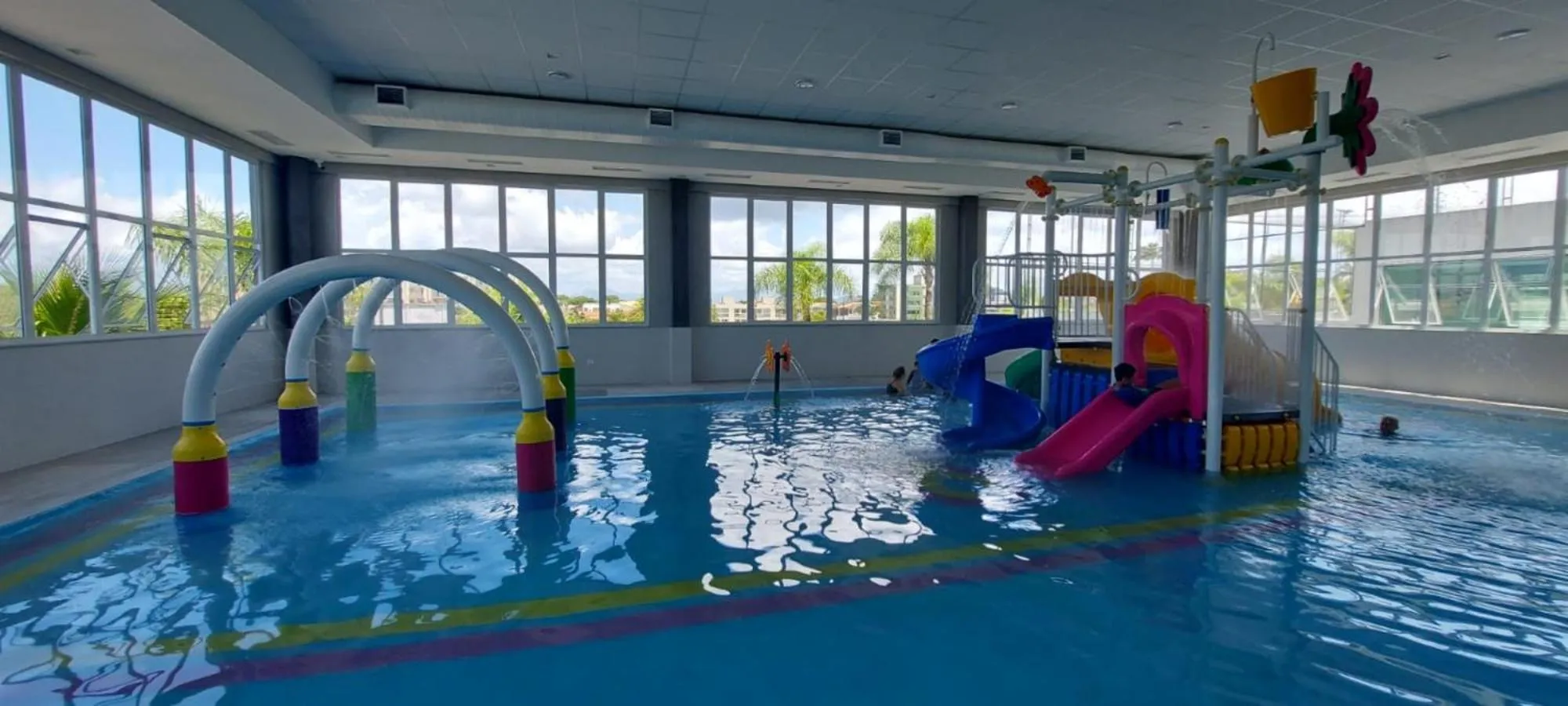 Swimming pool in Hotel Santa Paula