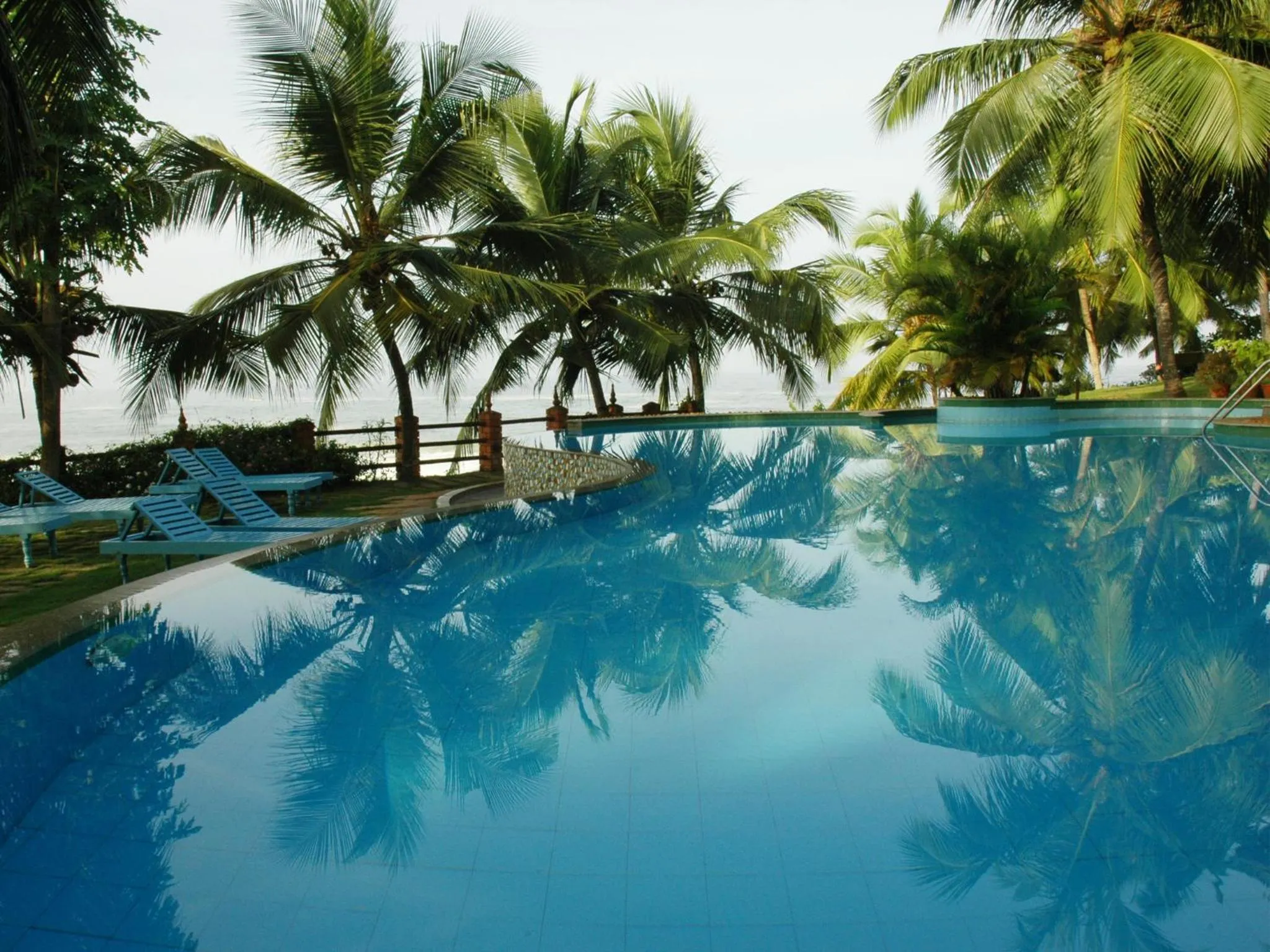 Swimming pool in Soma Manaltheeram Ayurveda BeachVillage