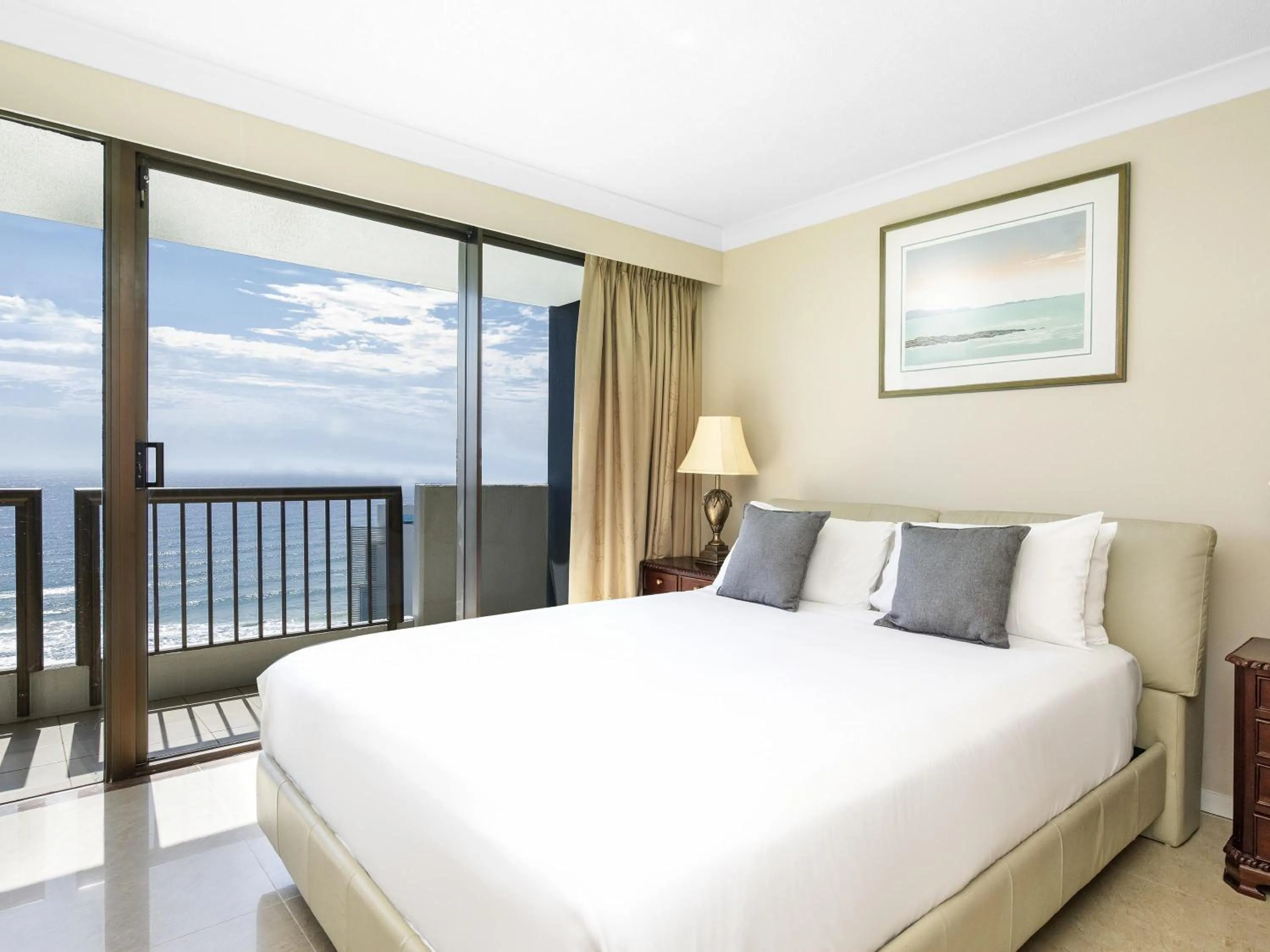 Bedroom, Bed in BreakFree Longbeach Resort