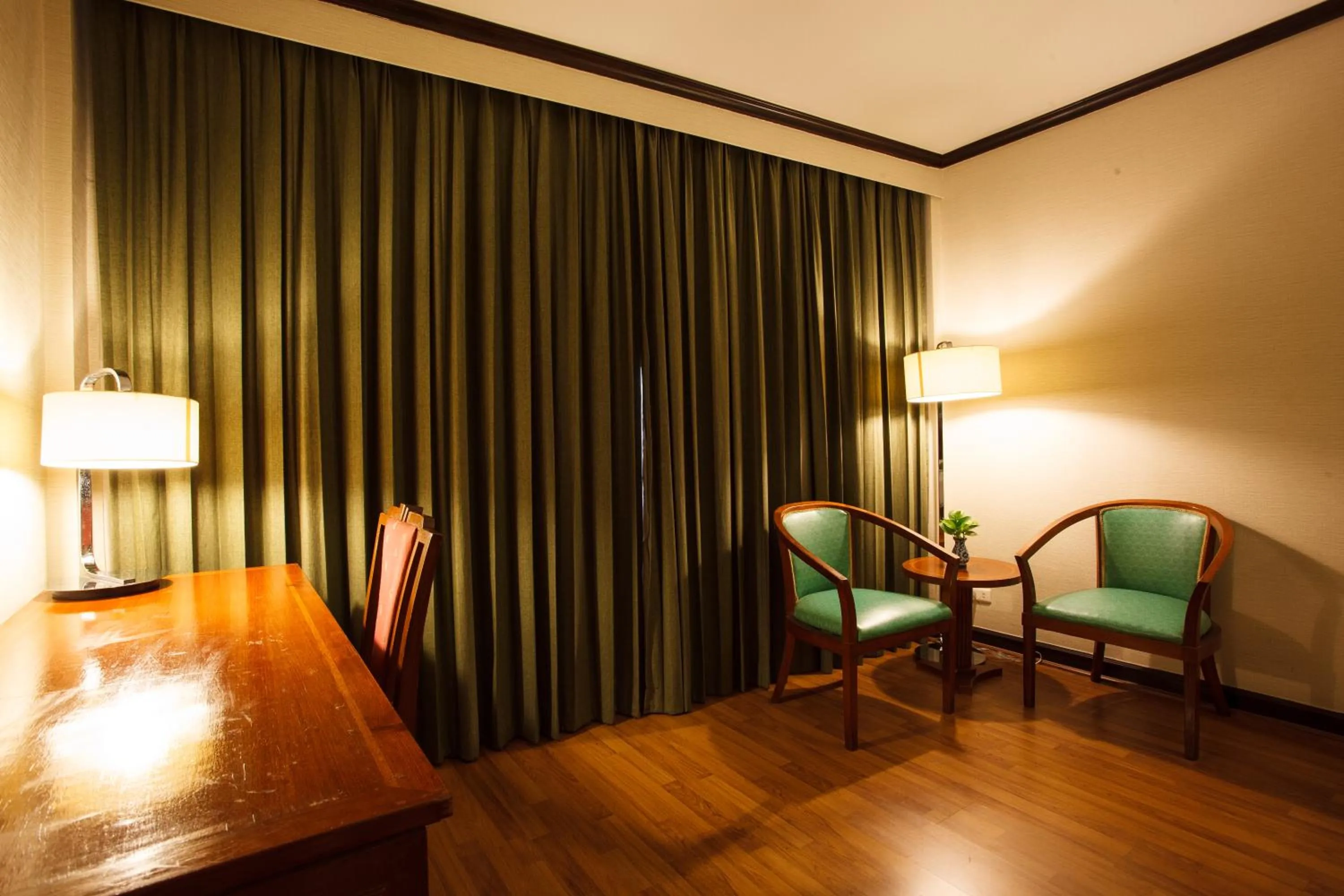 Seating area in Arawana Regency Park Sukhumvit