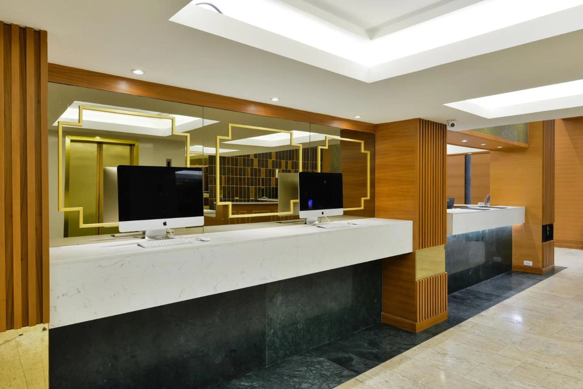 Lobby or reception in Arawana Regency Park Sukhumvit