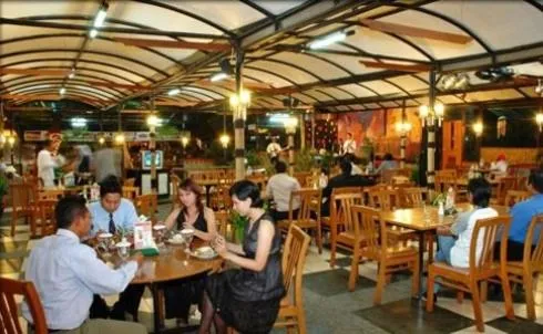 Restaurant/places to eat in Sari Ater Hotel & Resort