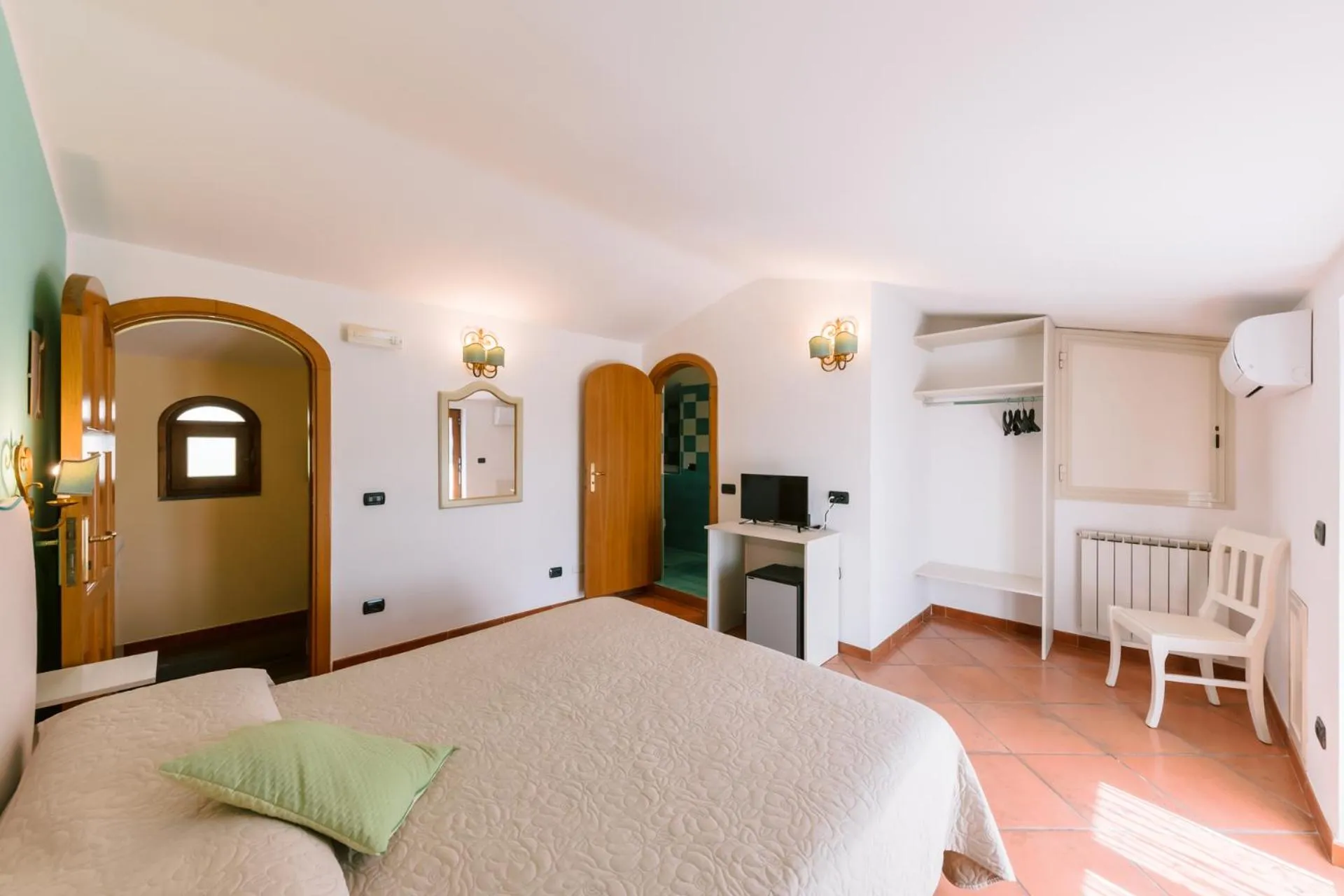 Bed in Albergo La Margherita