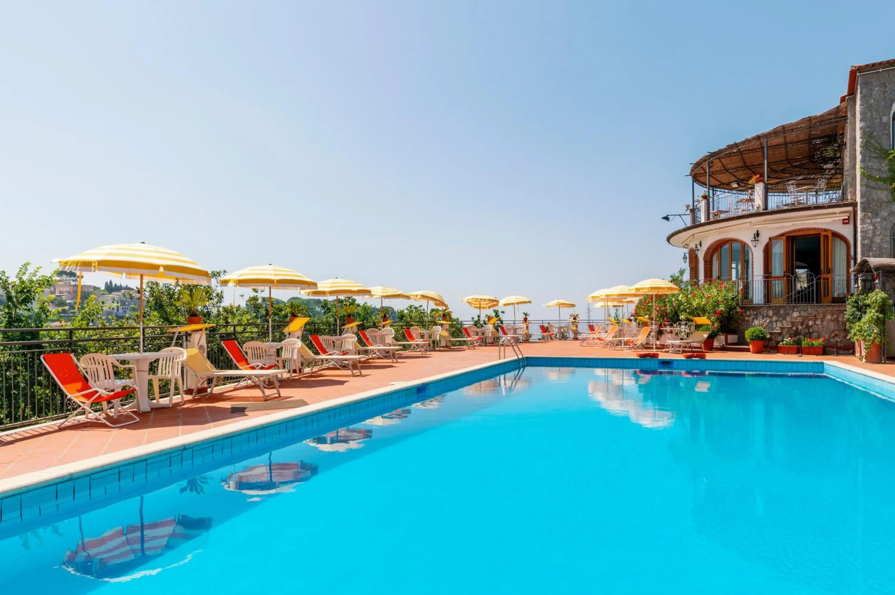 Swimming pool in Albergo La Margherita