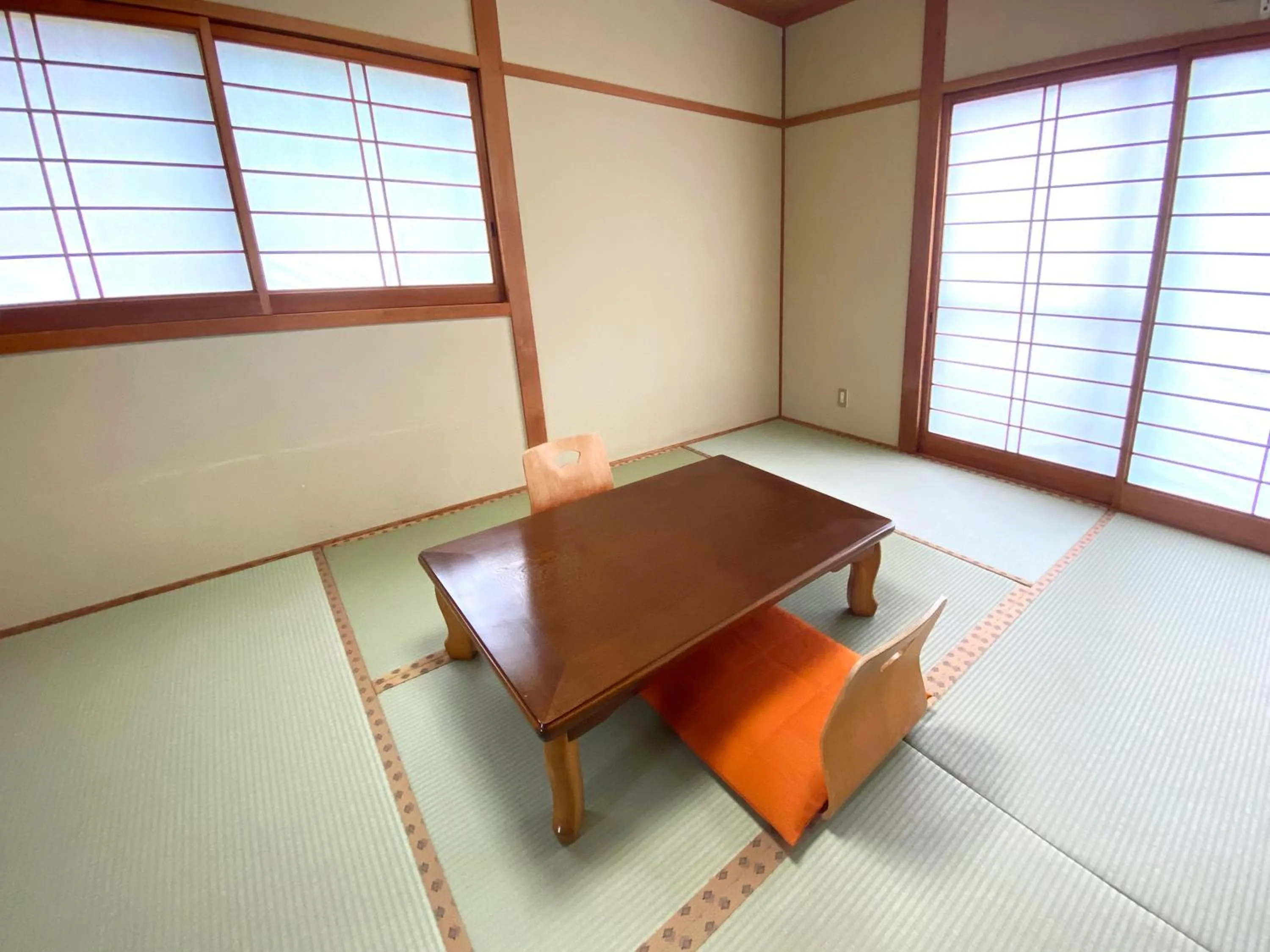 Photo of the whole room in Yufuin Onsen Hasuwa Inn