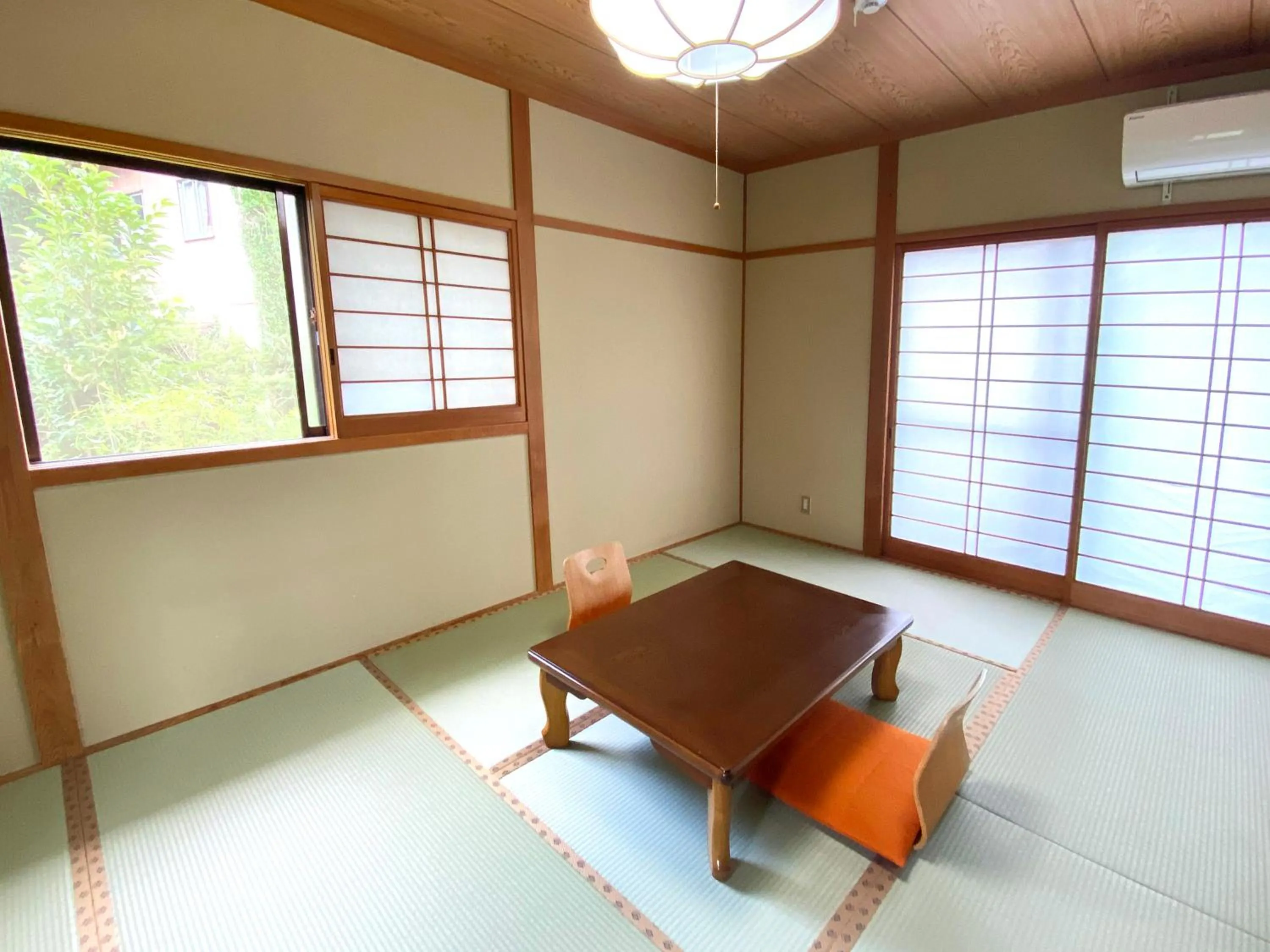 Photo of the whole room in Yufuin Onsen Hasuwa Inn