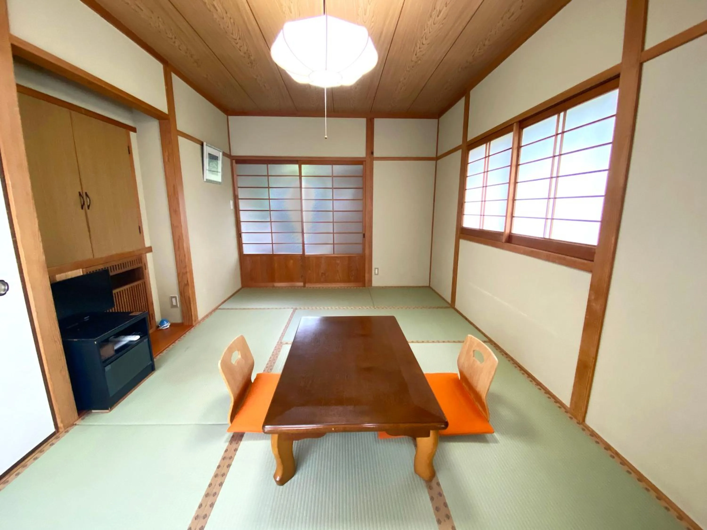 Photo of the whole room in Yufuin Onsen Hasuwa Inn