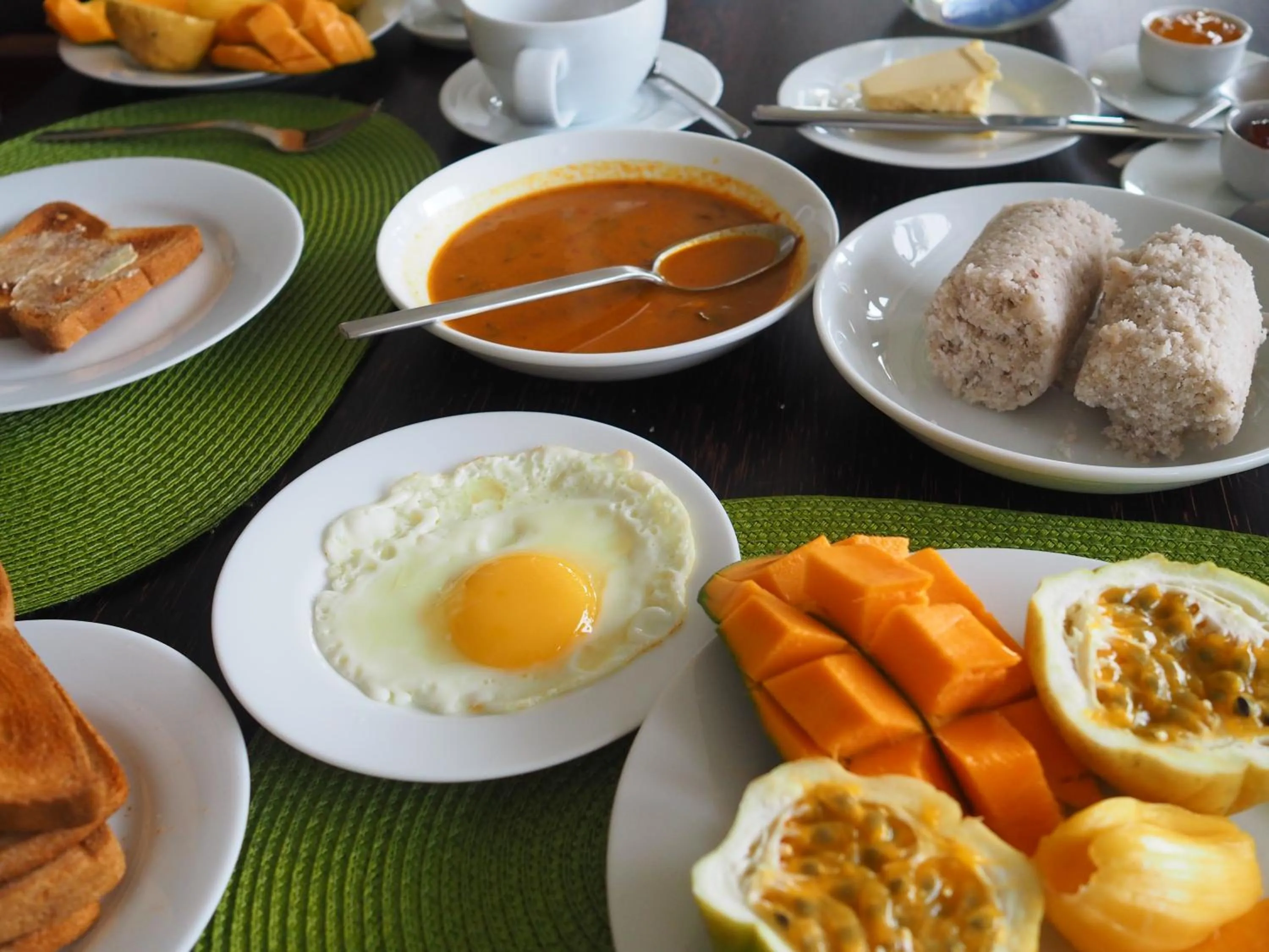 Continental breakfast in Sath Villa Naadi Ayurveda Resort