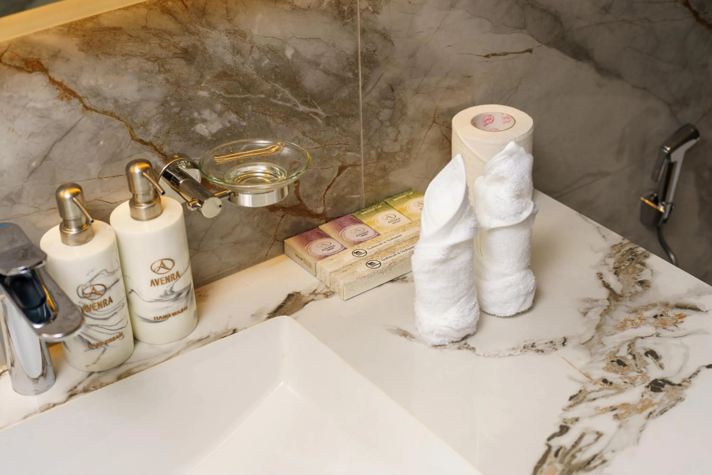 Bathroom in Avenra Gardens Hotel