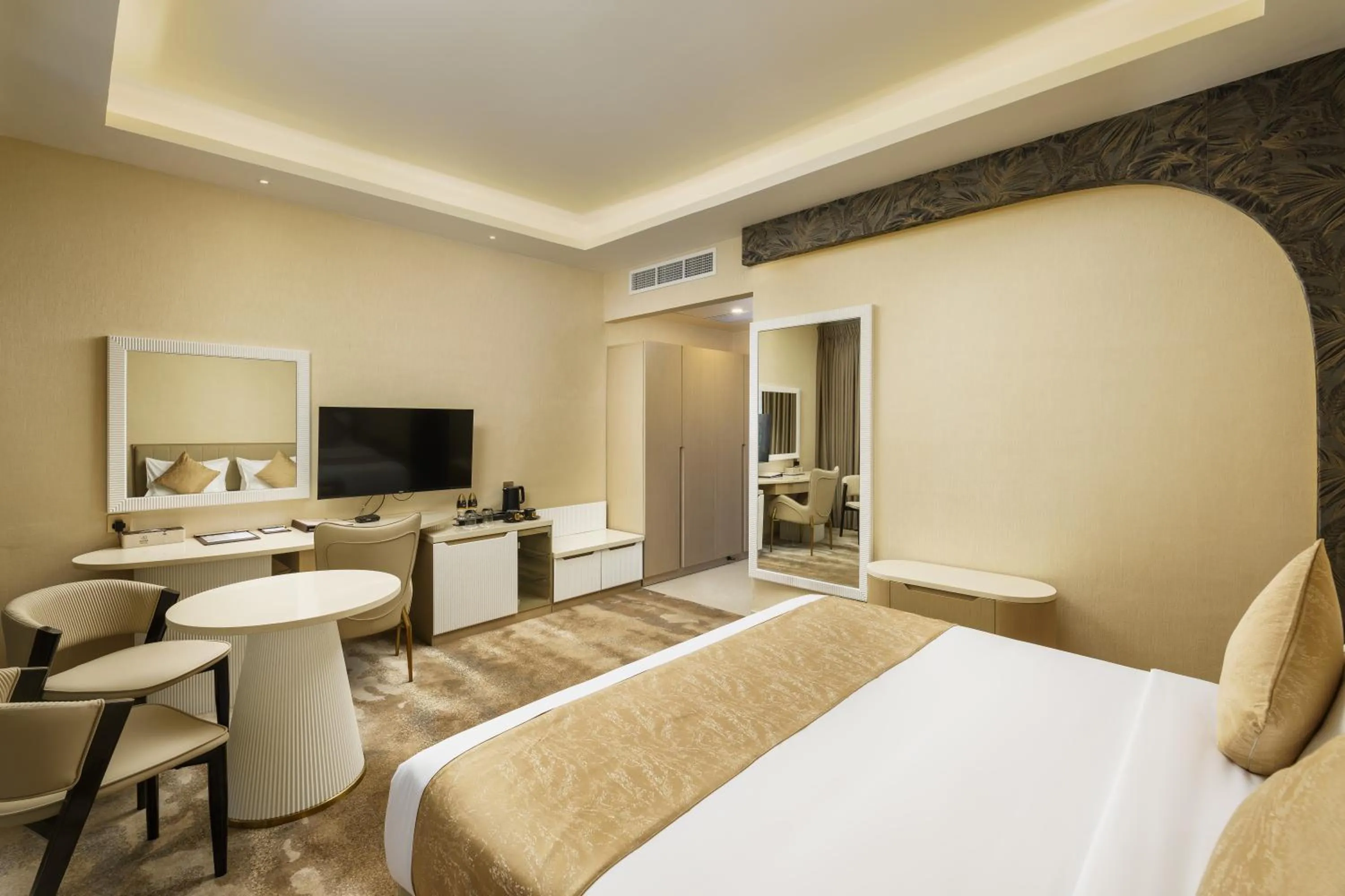 Bed in Avenra Gardens Hotel