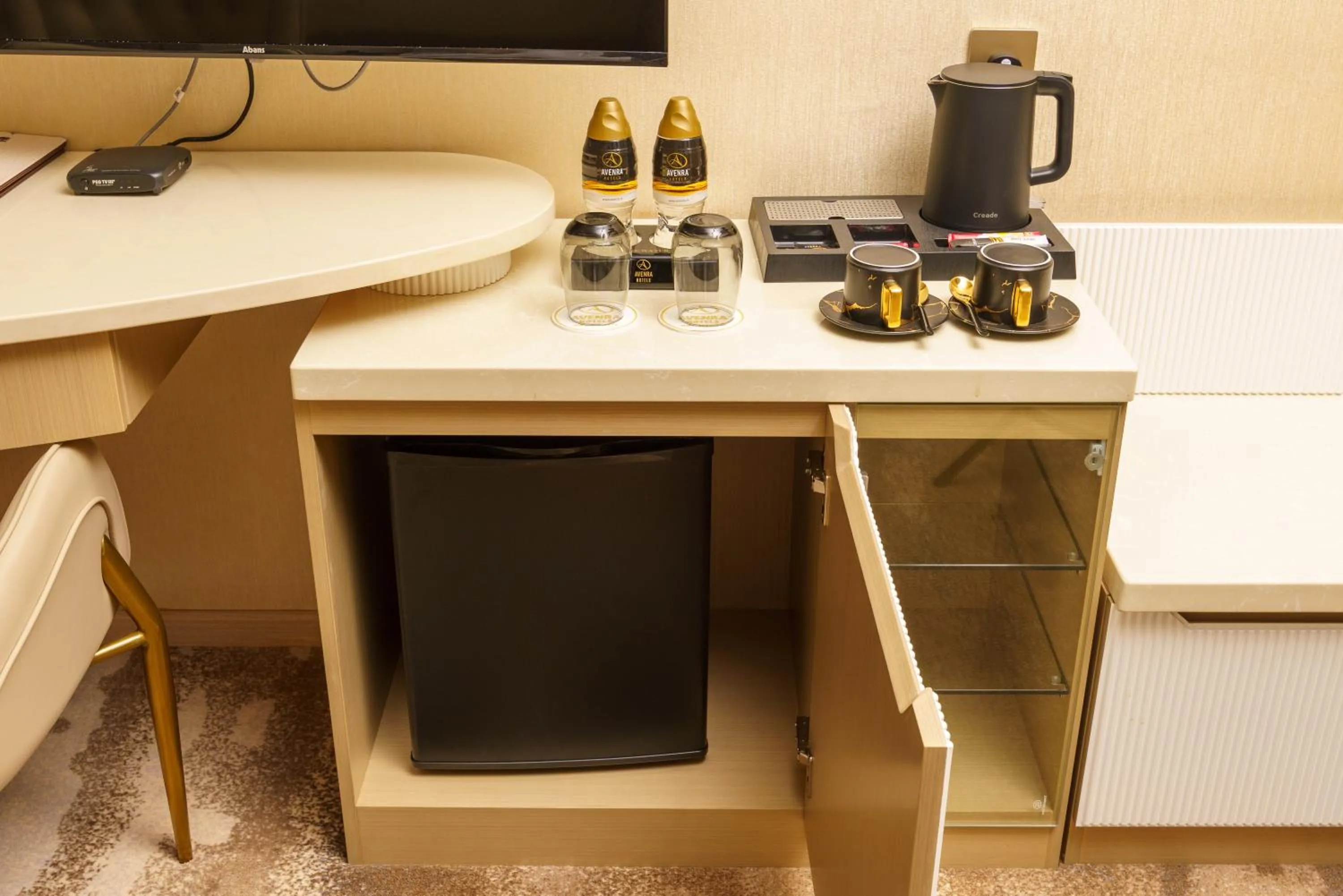 Coffee/tea facilities in Avenra Gardens Hotel