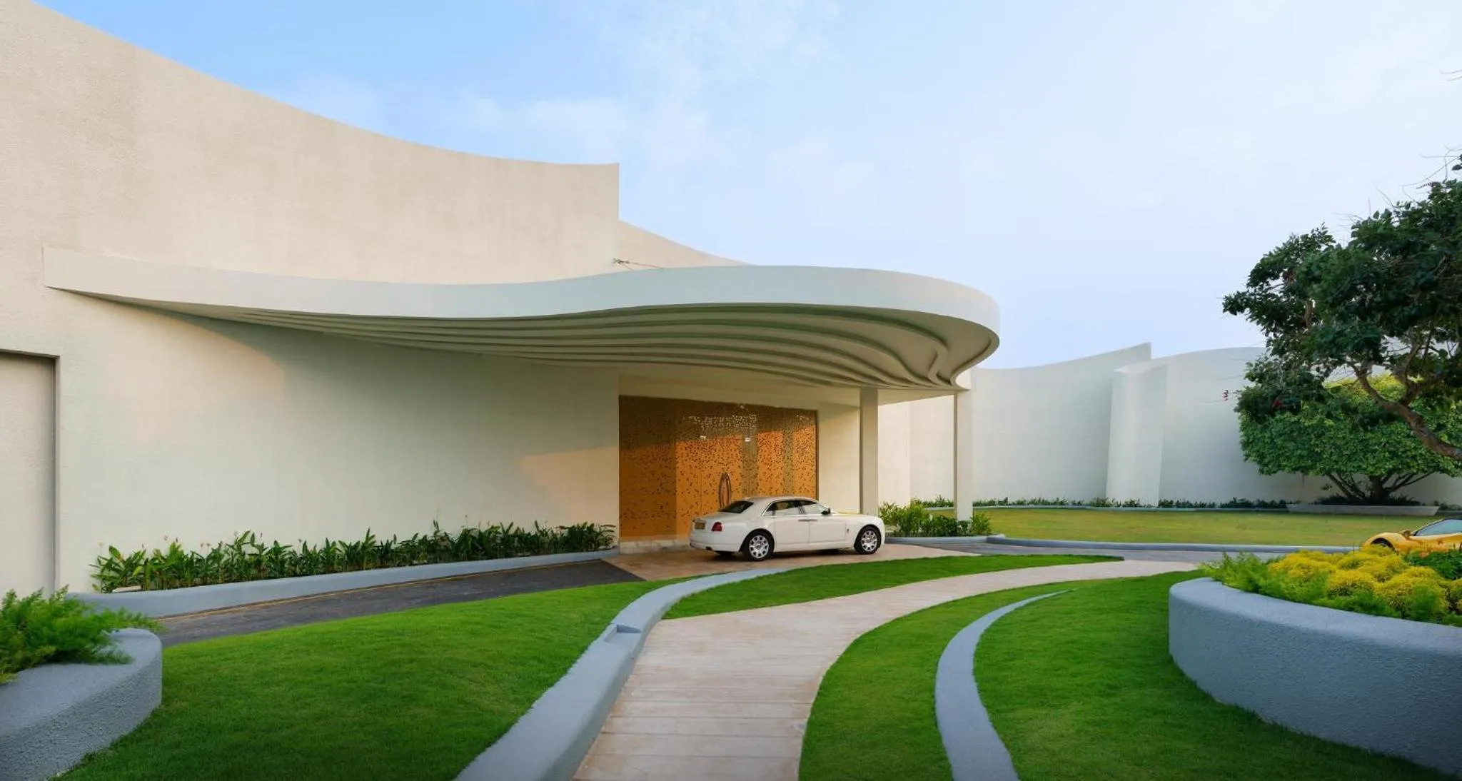 Property building in Avenra Gardens Hotel