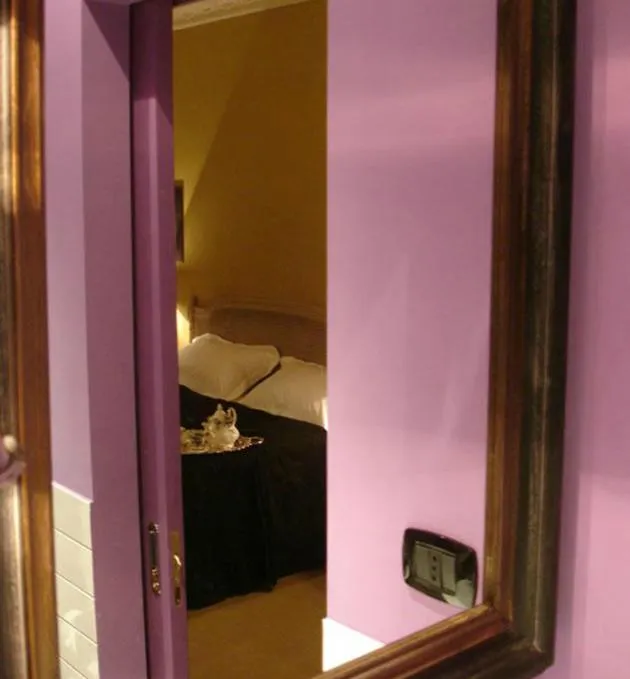 Decorative detail in Gatto Bianco Casa Dei Venti