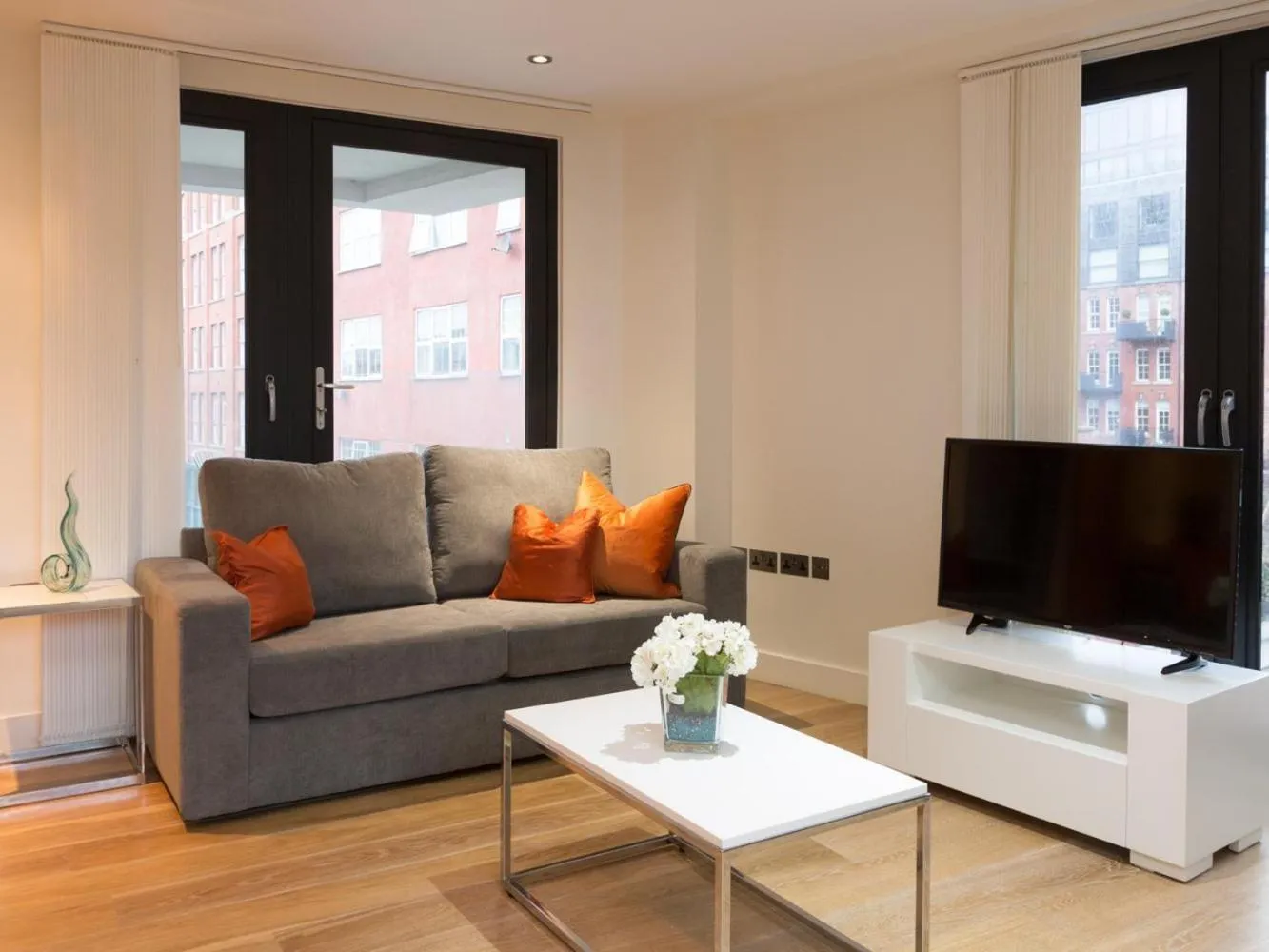Bedroom in Central Tower Bridge Apartment