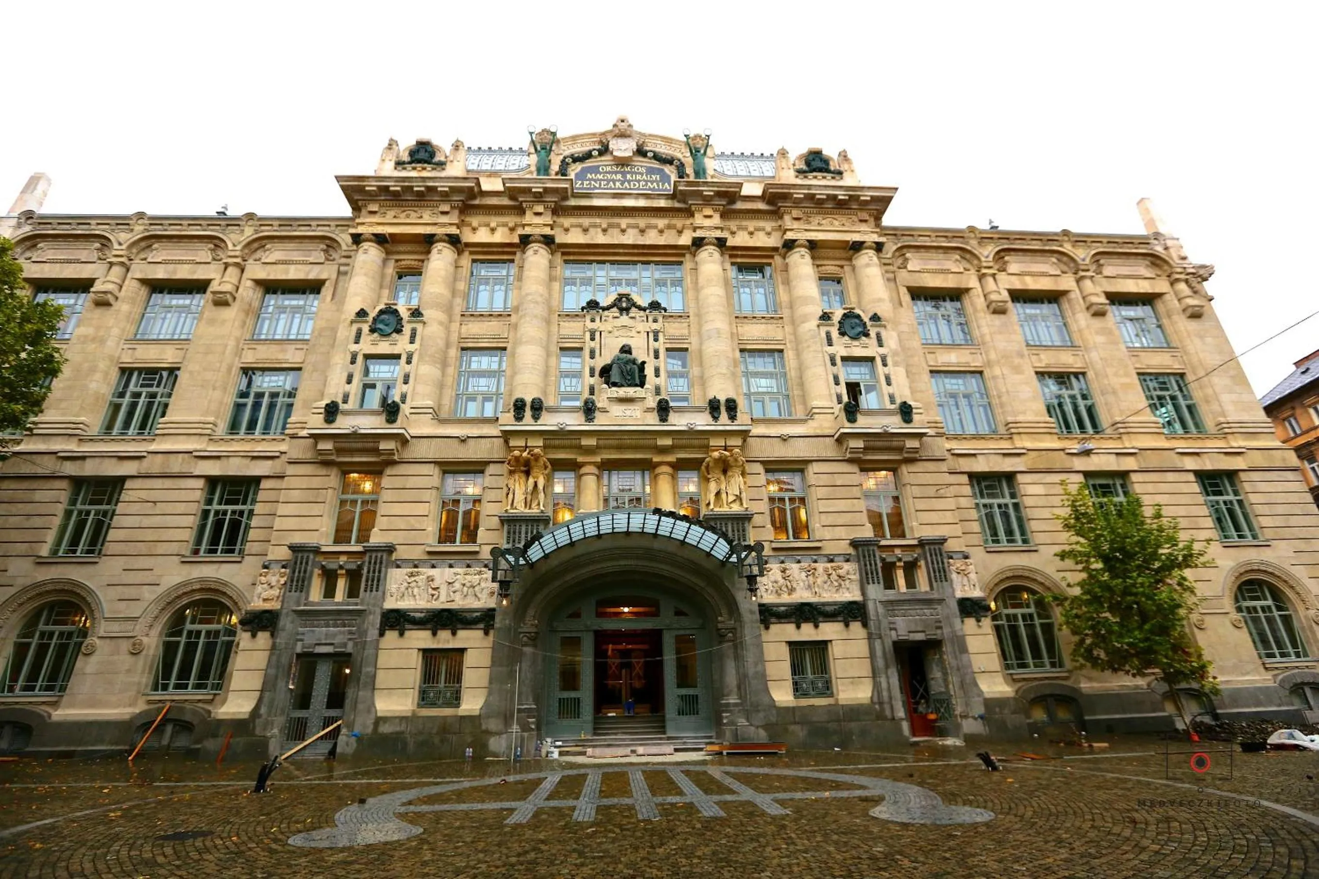 Property building in Unity Hostel Budapest