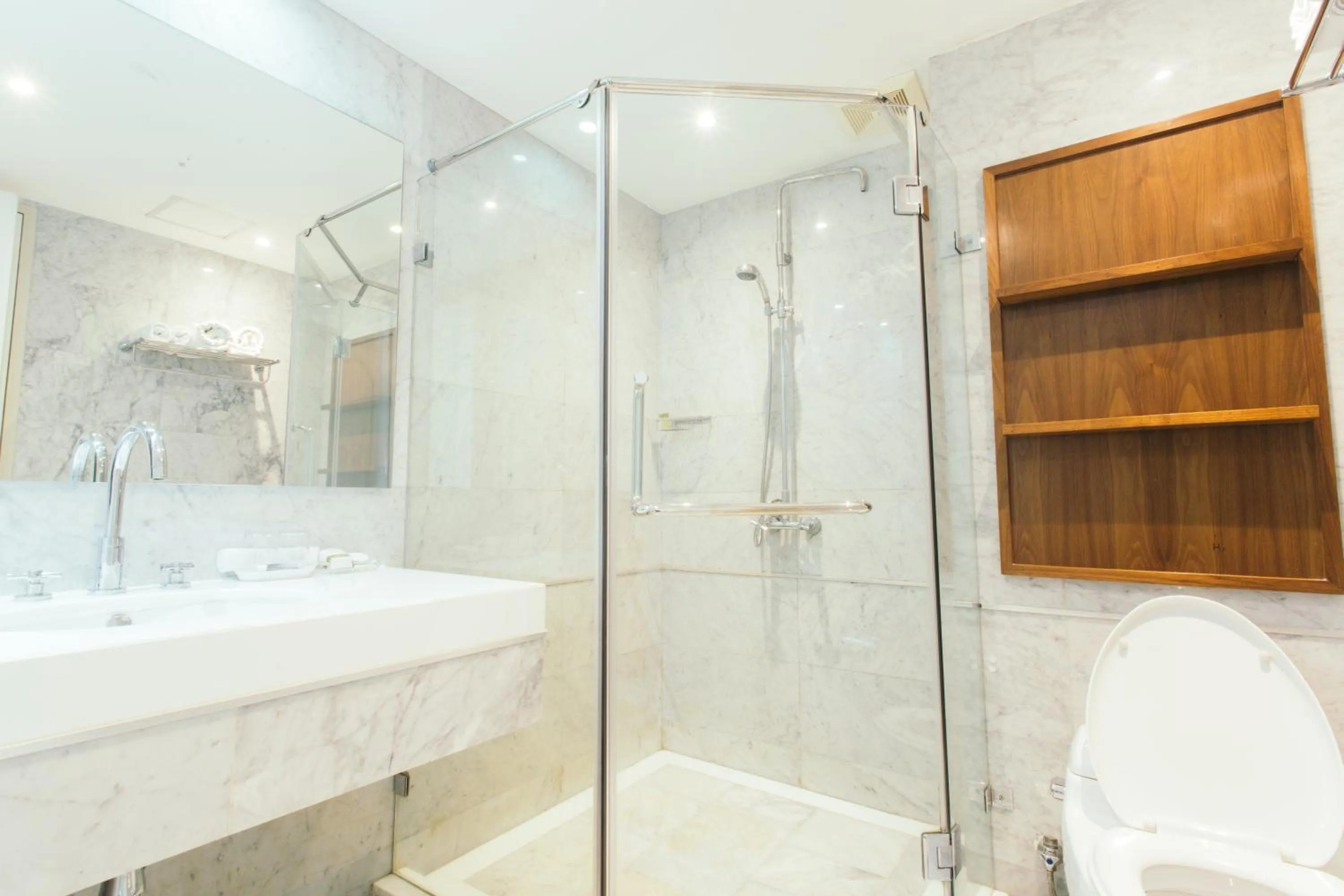 Bathroom in Thomson Residence Hotel
