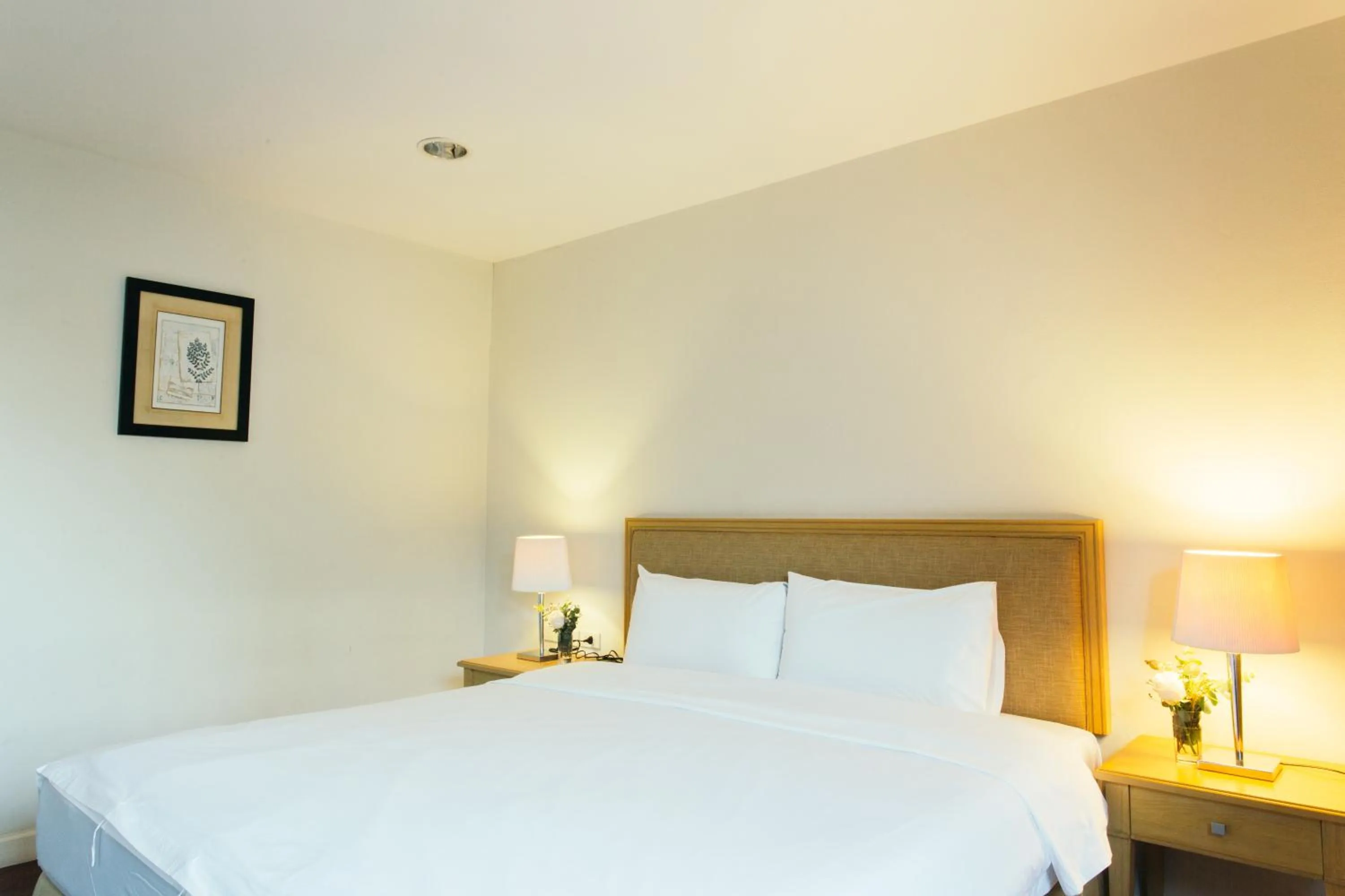 Bedroom, Bed in Thomson Residence Hotel