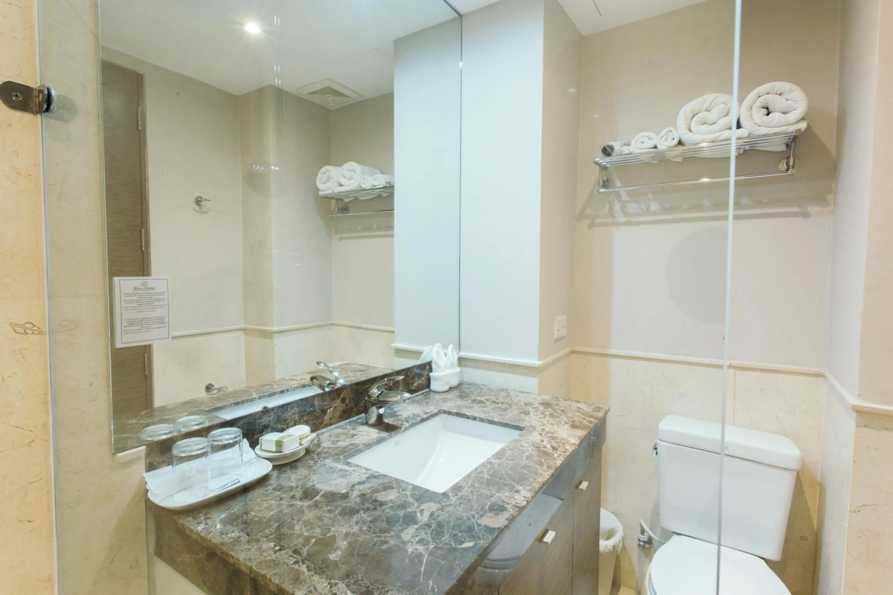 Bedroom in Thomson Residence Hotel