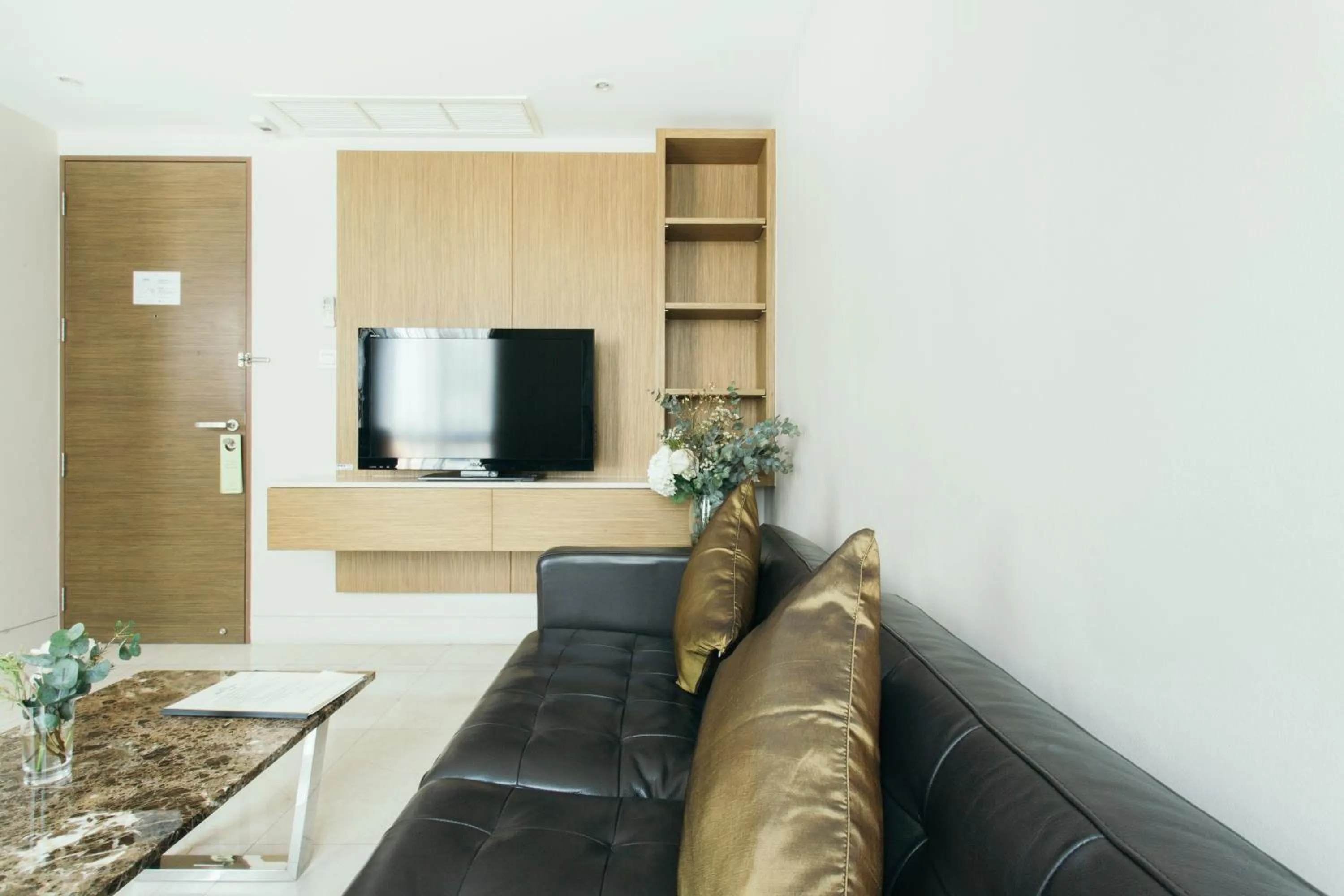 Living room in Thomson Residence Hotel