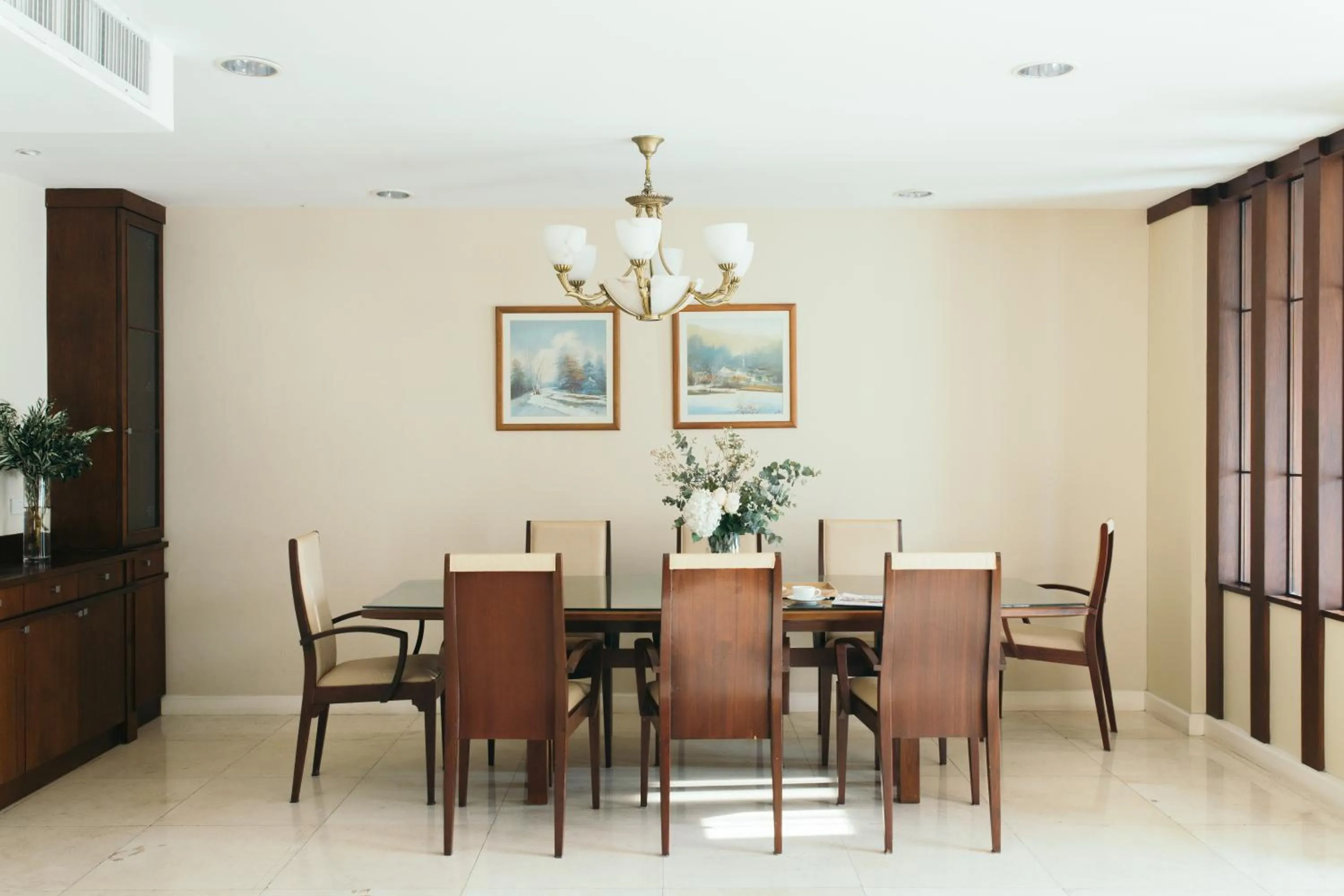 Living room in Thomson Residence Hotel