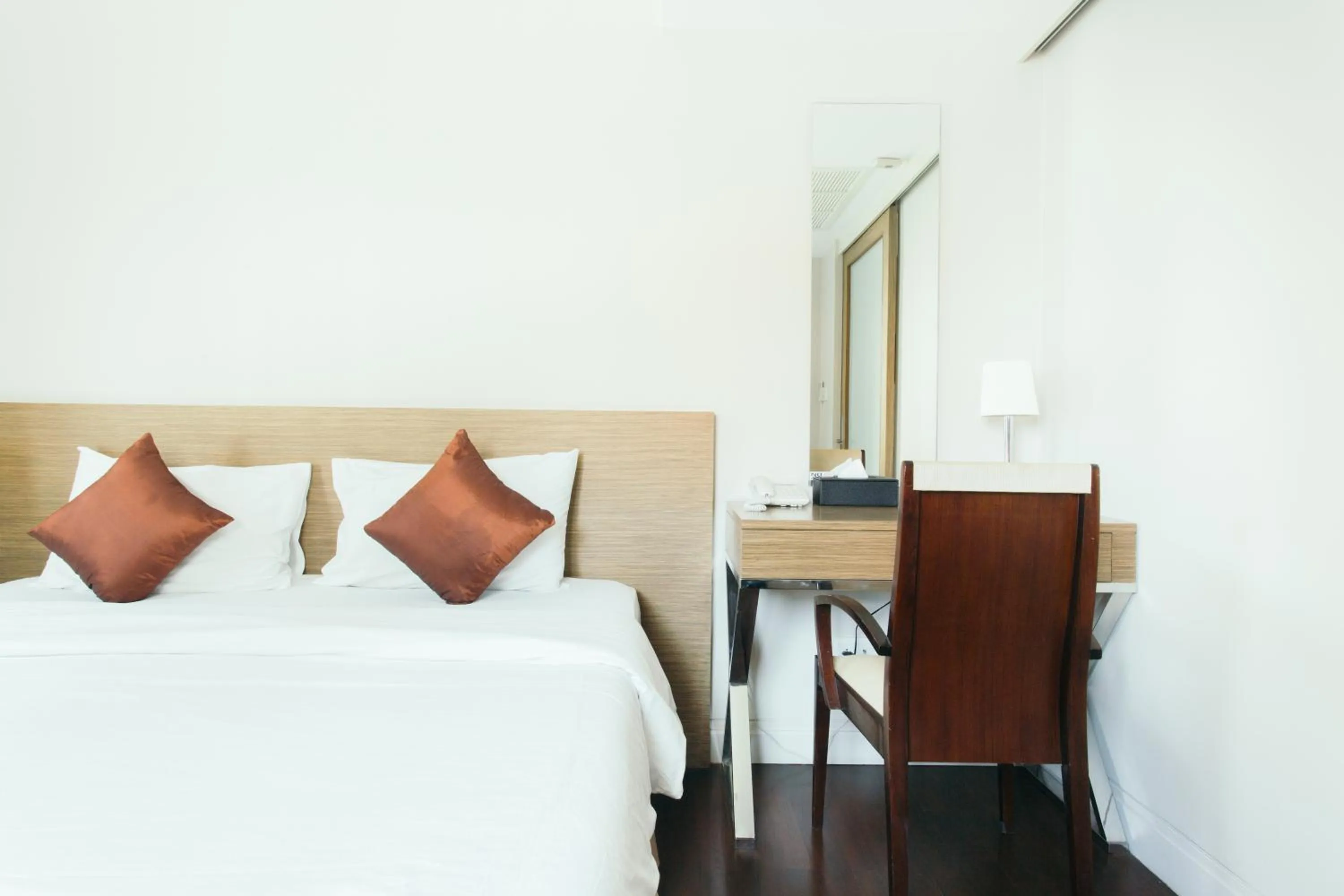 Bedroom, Bed in Thomson Residence Hotel