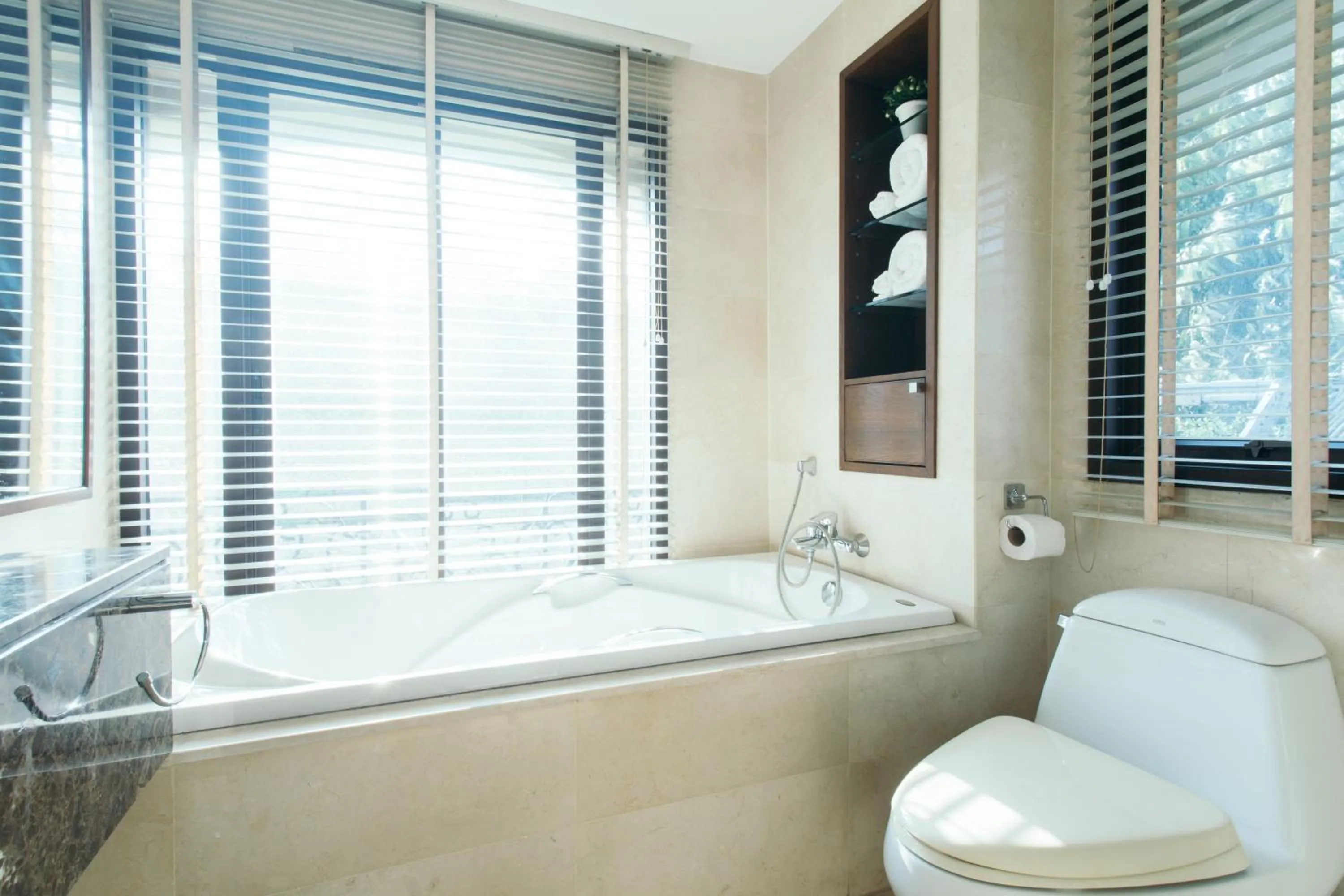 Toilet in Thomson Residence Hotel