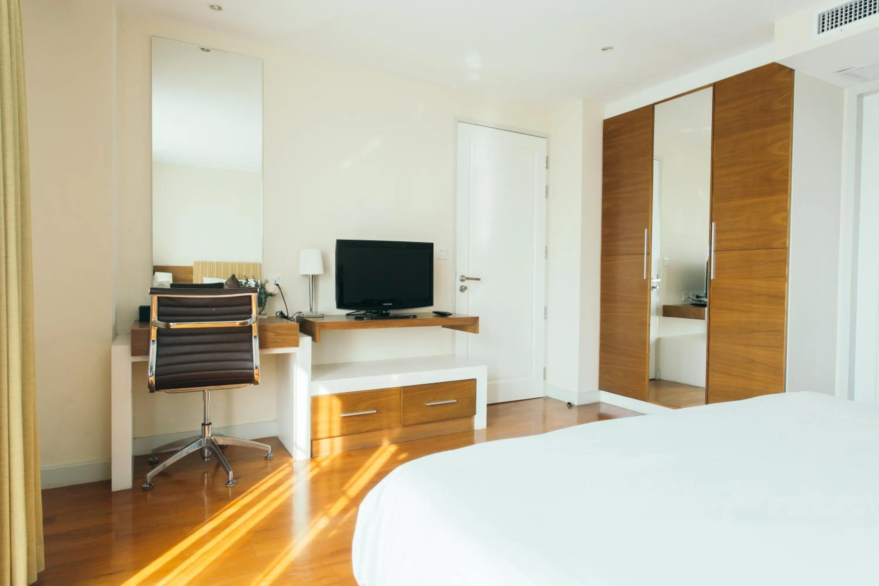 Bedroom, Bed in Thomson Residence Hotel