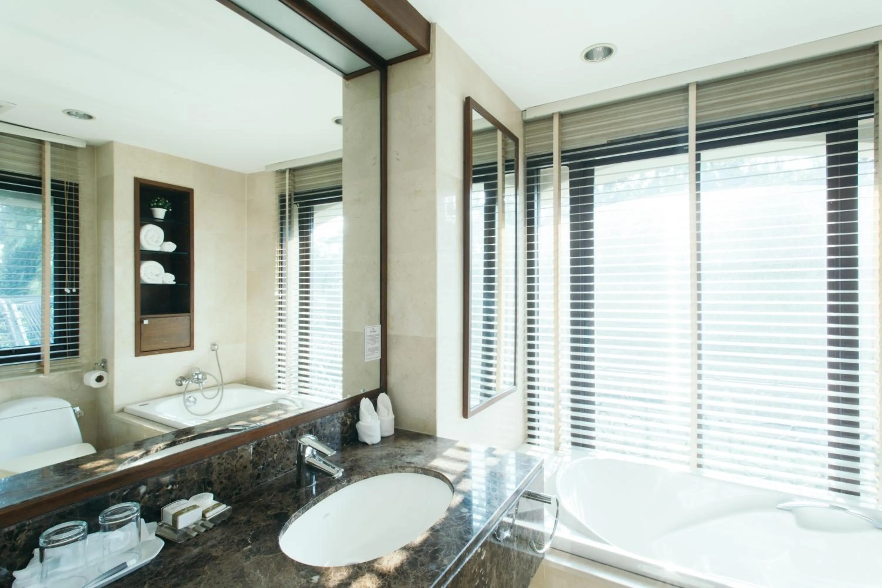 Toilet in Thomson Residence Hotel