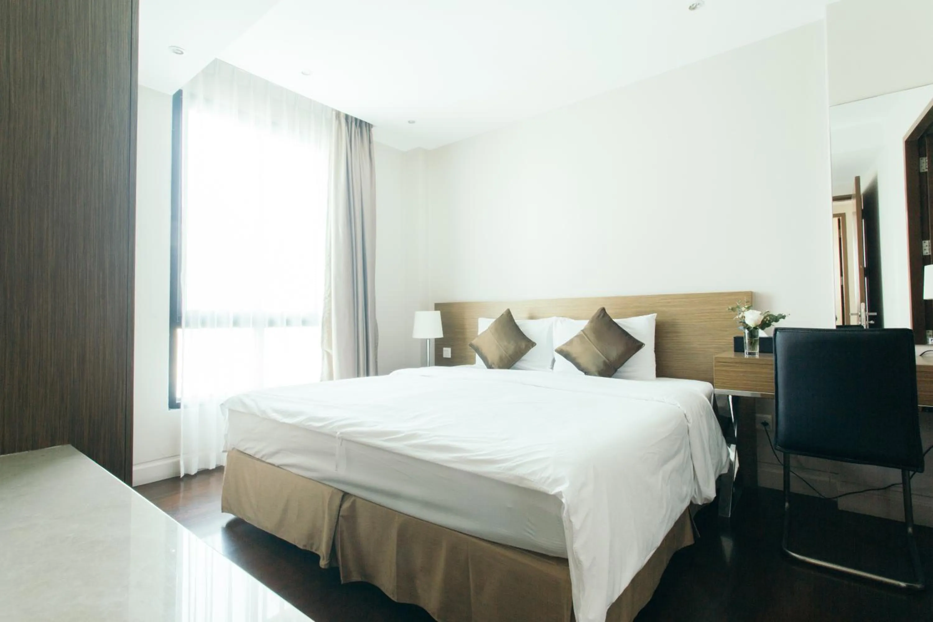 Bedroom, Bed in Thomson Residence Hotel