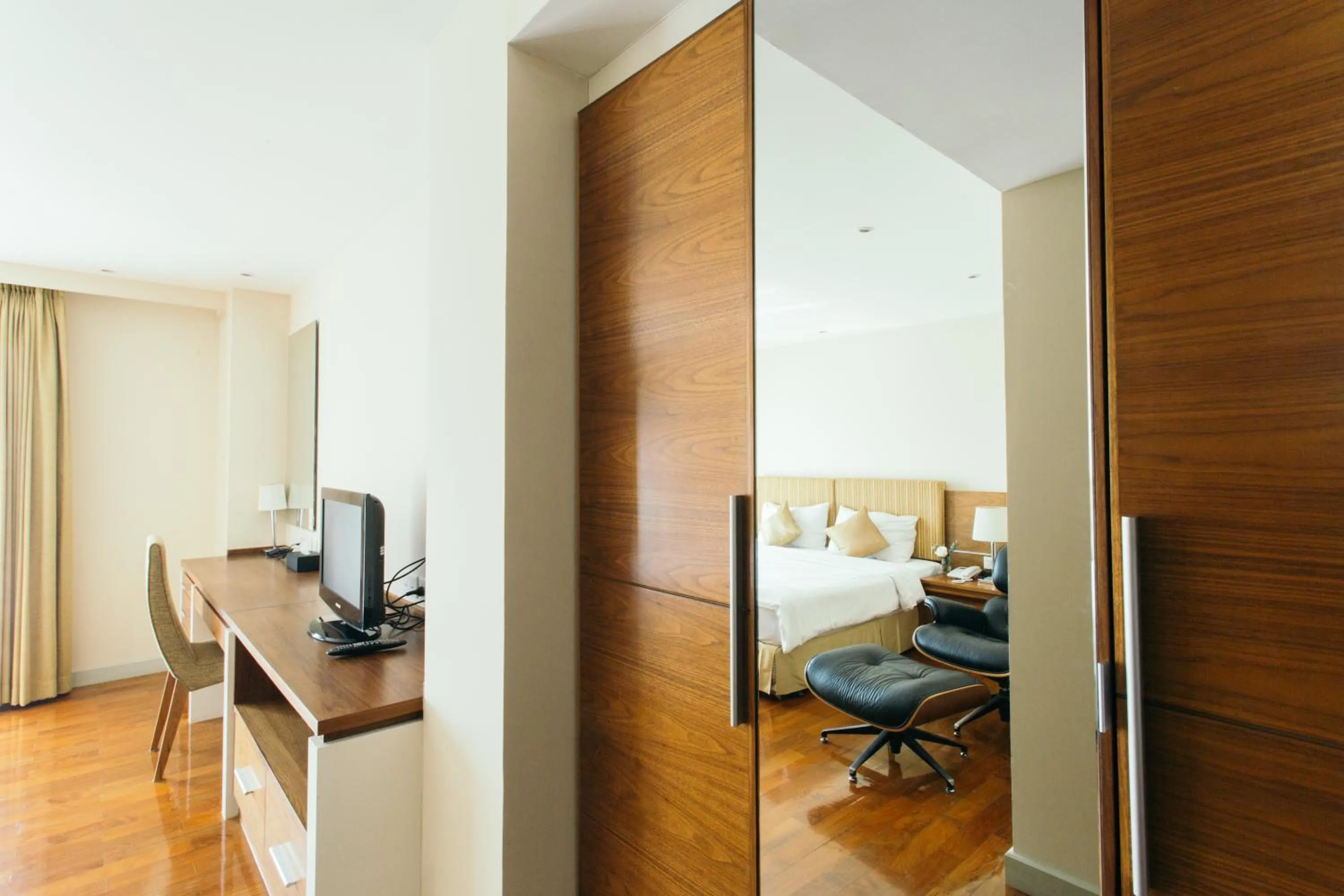 Bedroom, Bed in Thomson Residence Hotel