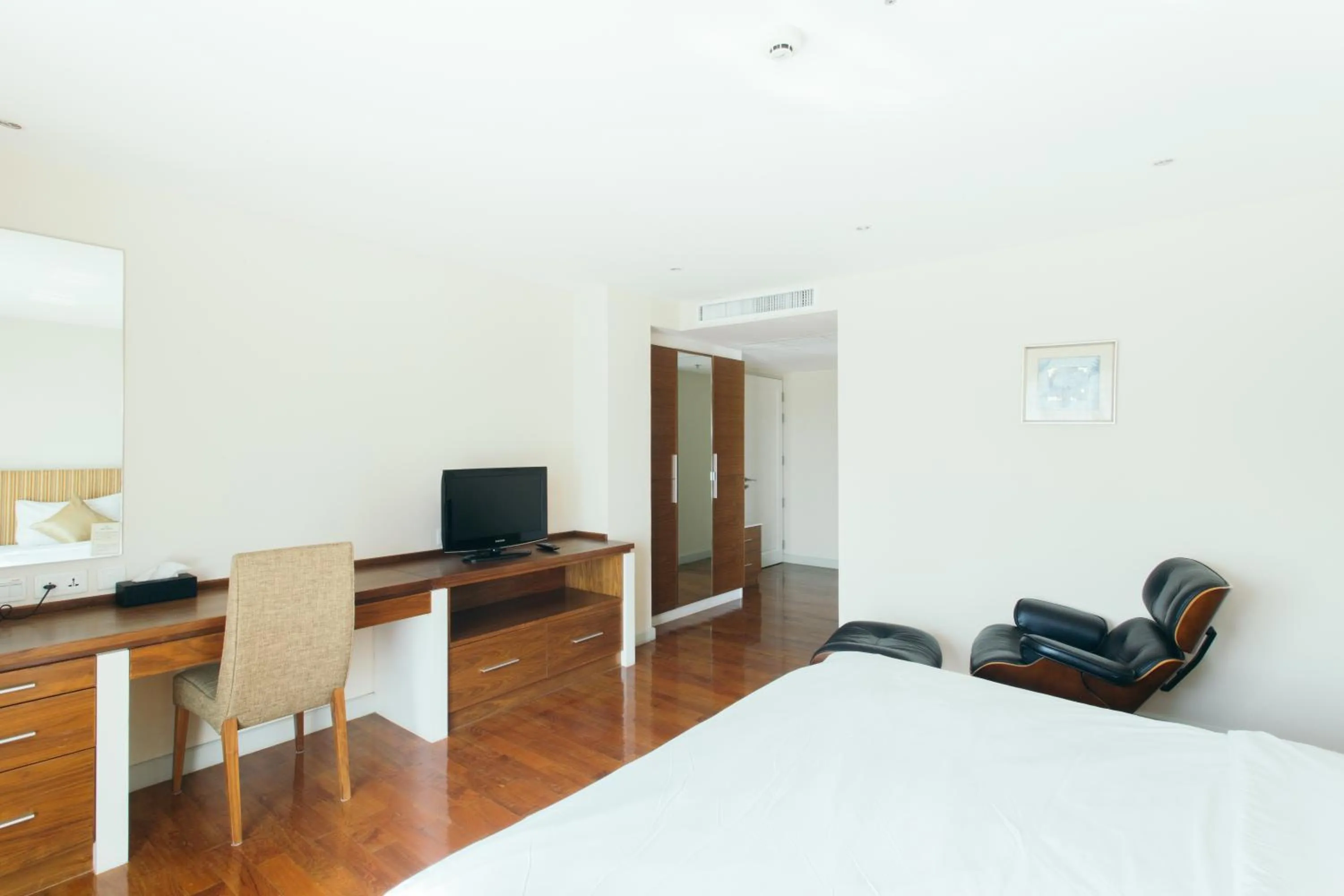 Bedroom, Bed in Thomson Residence Hotel