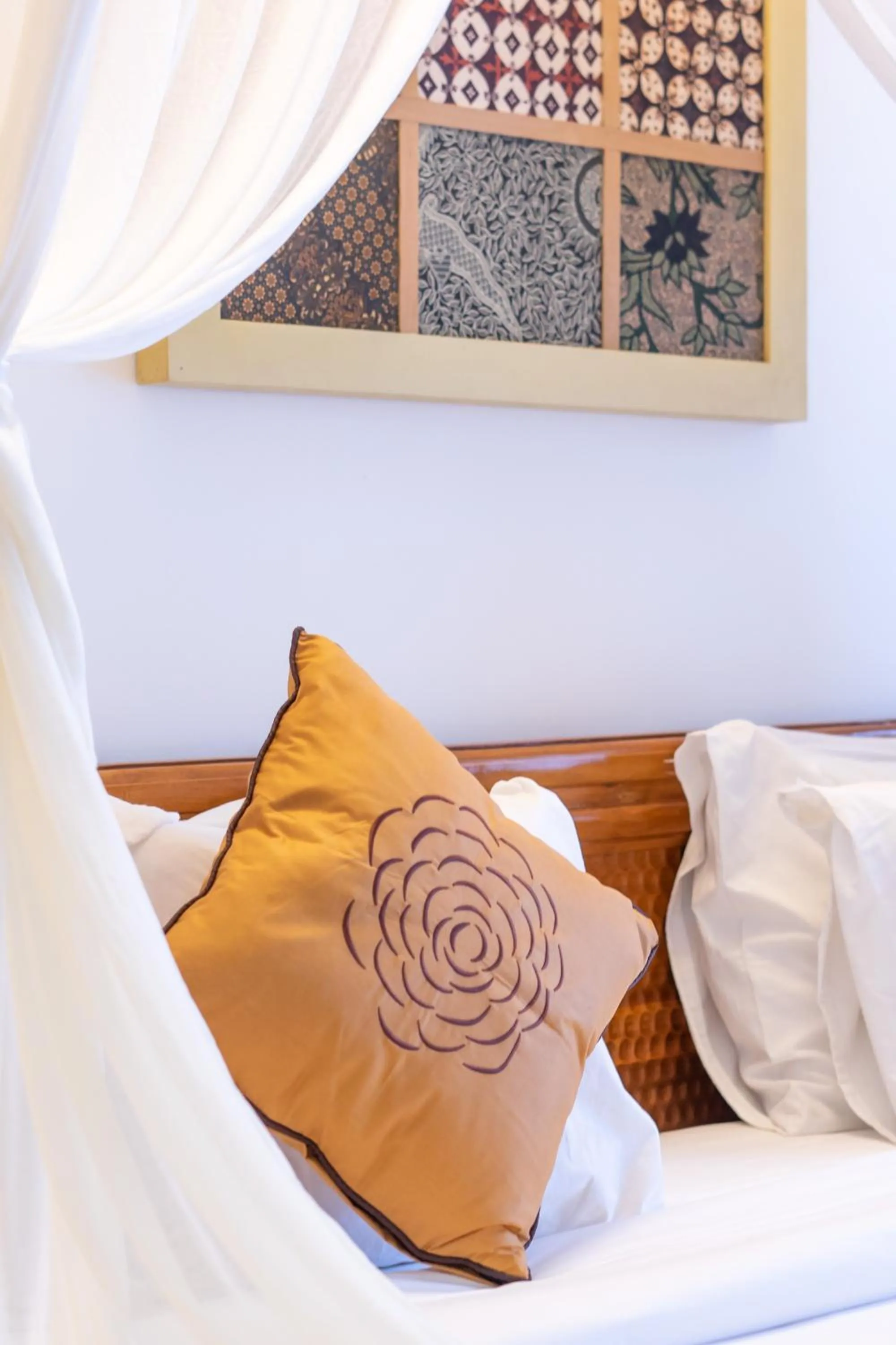 Decorative detail, Bed in Villa Sonia Bisma