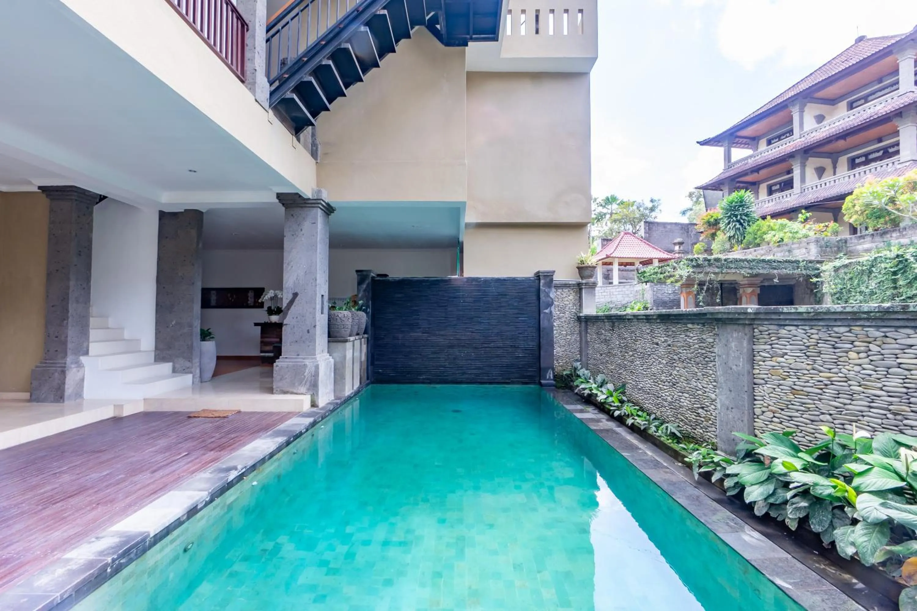 Swimming pool in Villa Sonia Bisma