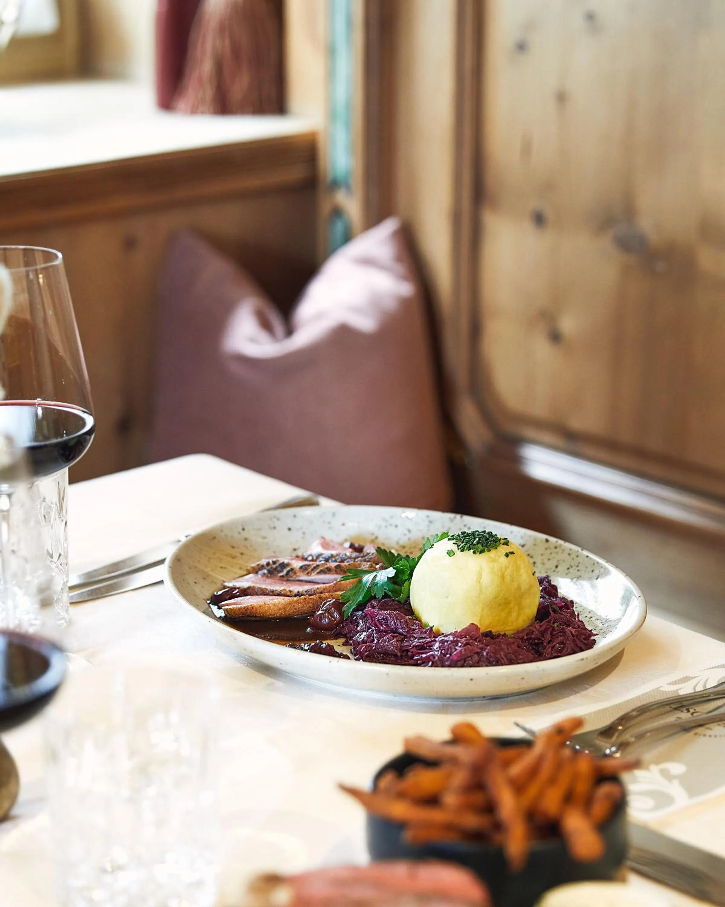 Restaurant/places to eat in Hotel Neue Post