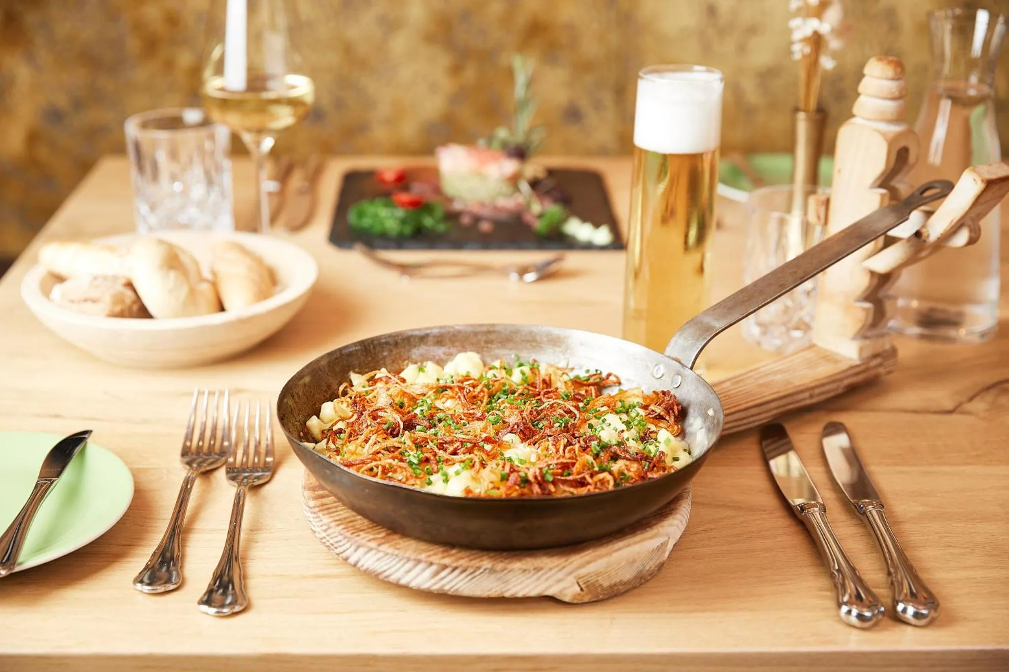 Restaurant/places to eat in Hotel Neue Post