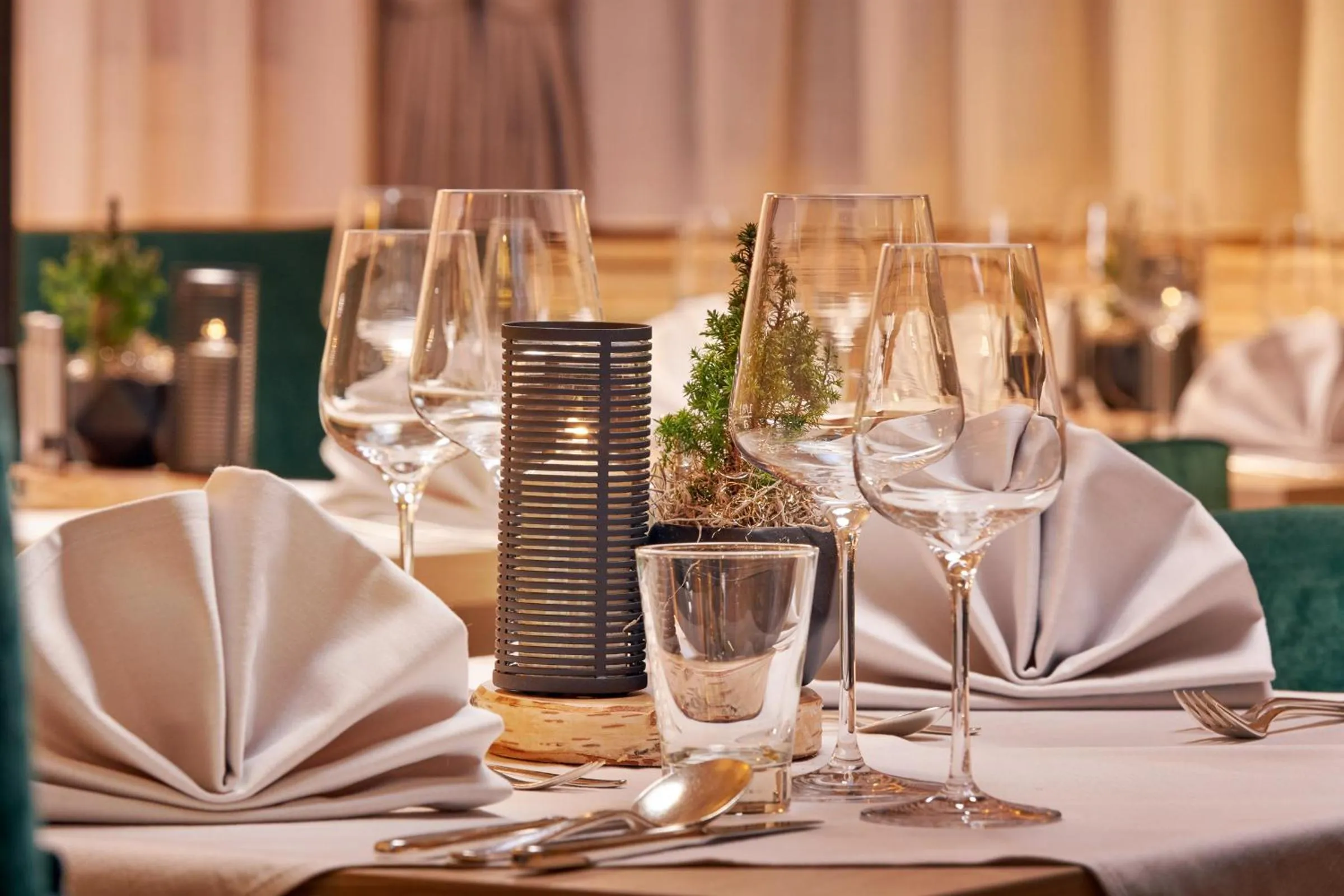 Restaurant/places to eat in Hotel Neue Post