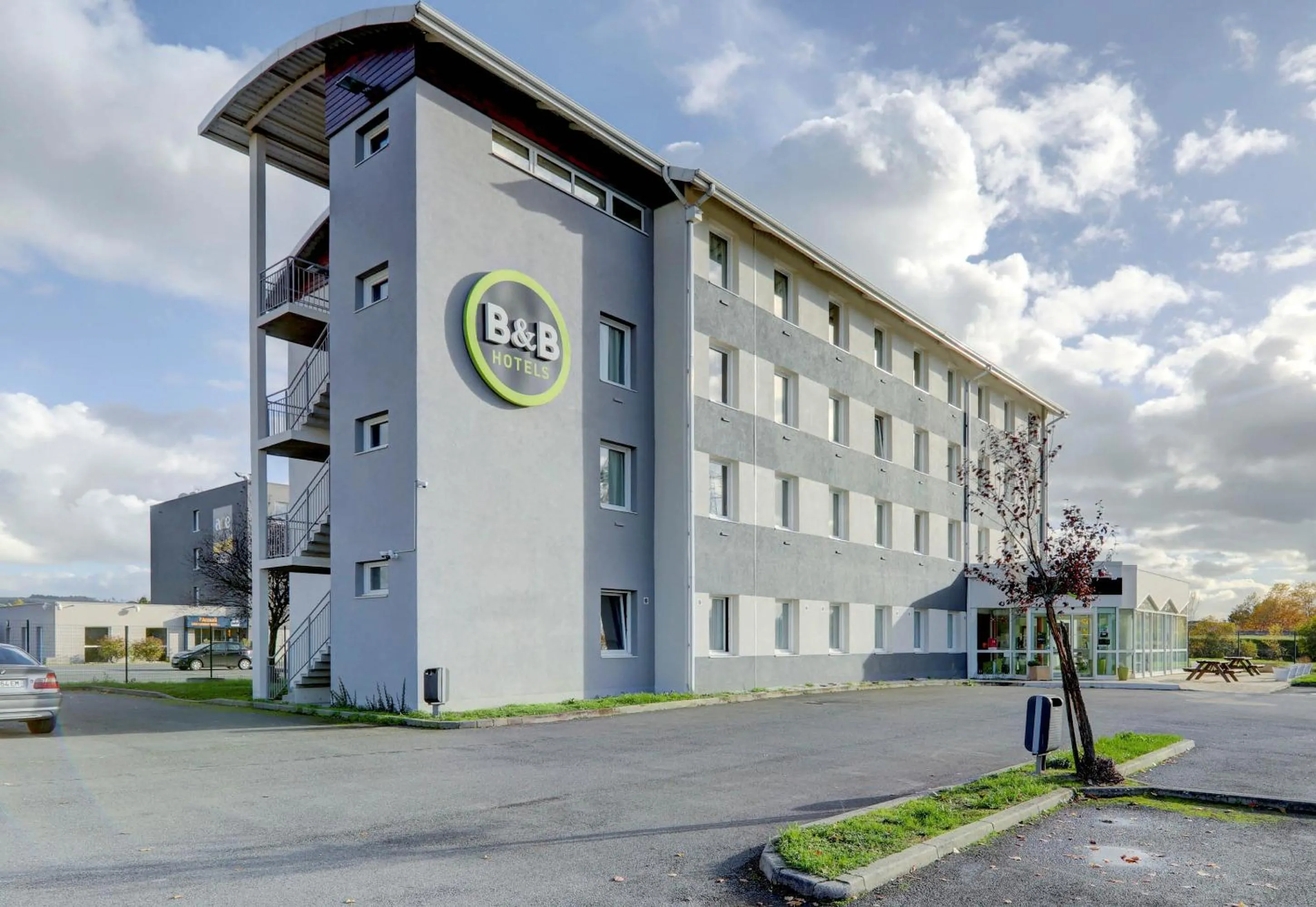 Property building in B&B HOTEL Montluçon Saint-Victor