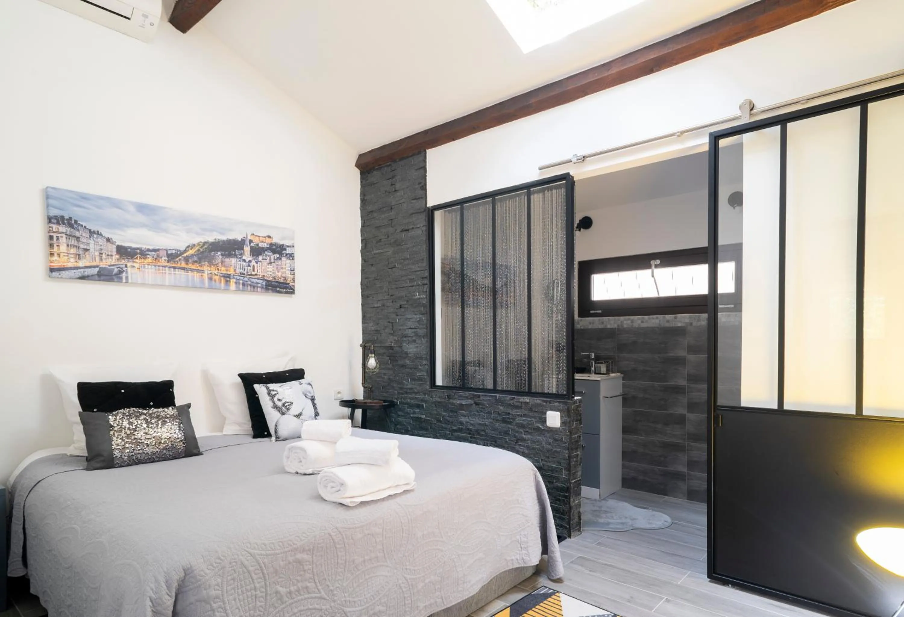 Bed in Lyon Mon Amour B&B