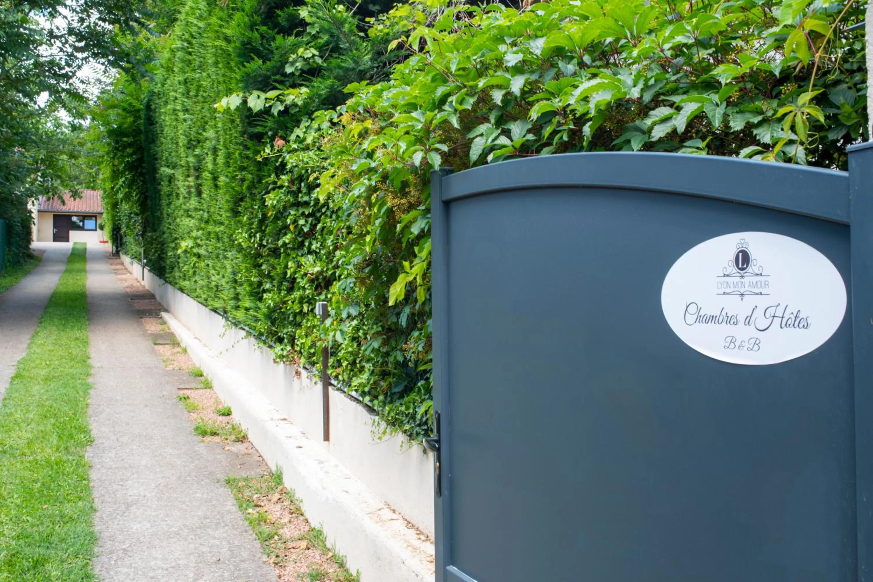 Facade/entrance in Lyon Mon Amour B&B