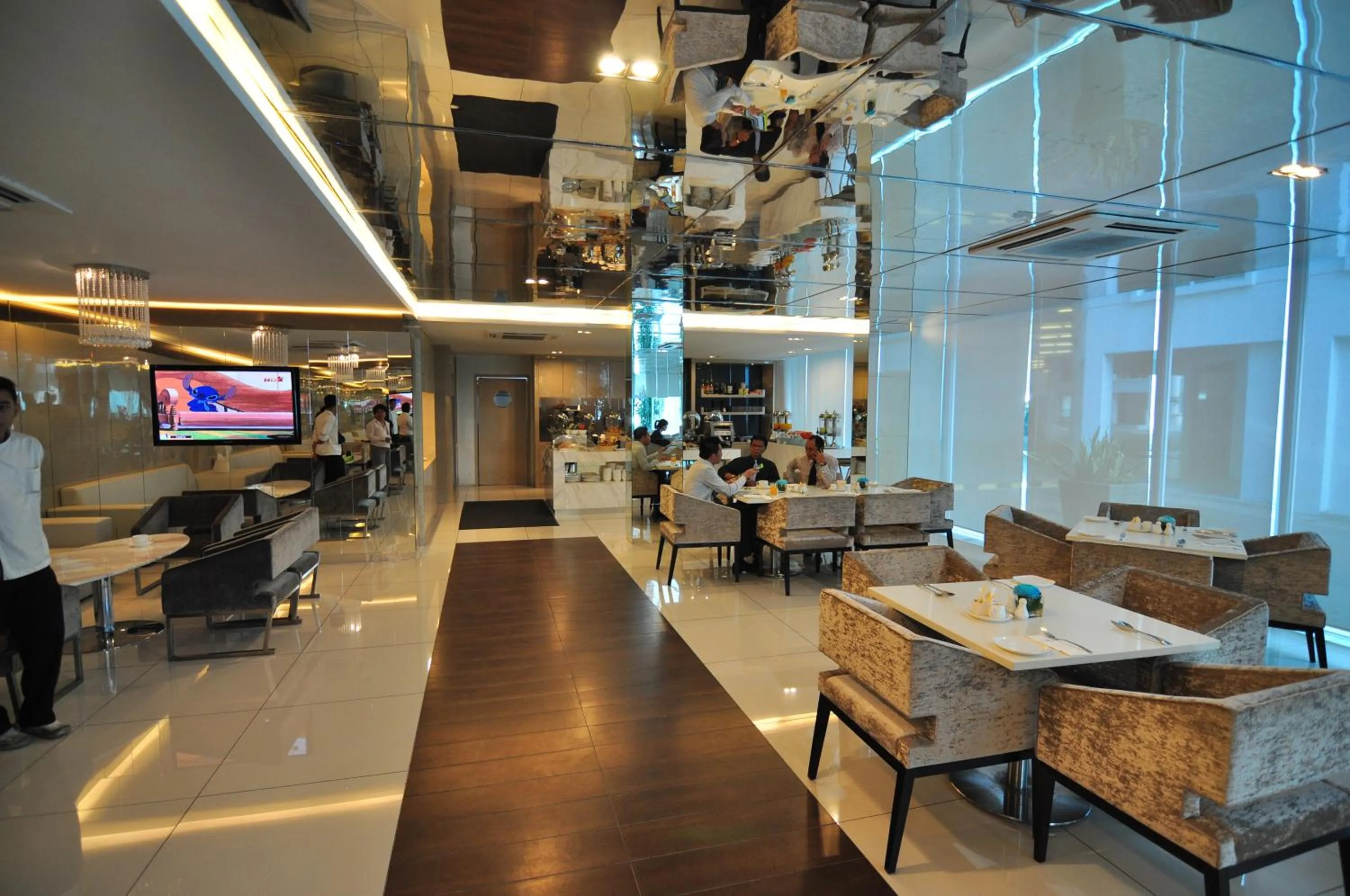 Restaurant/places to eat in Damas Suites & Residences Kuala Lumpur